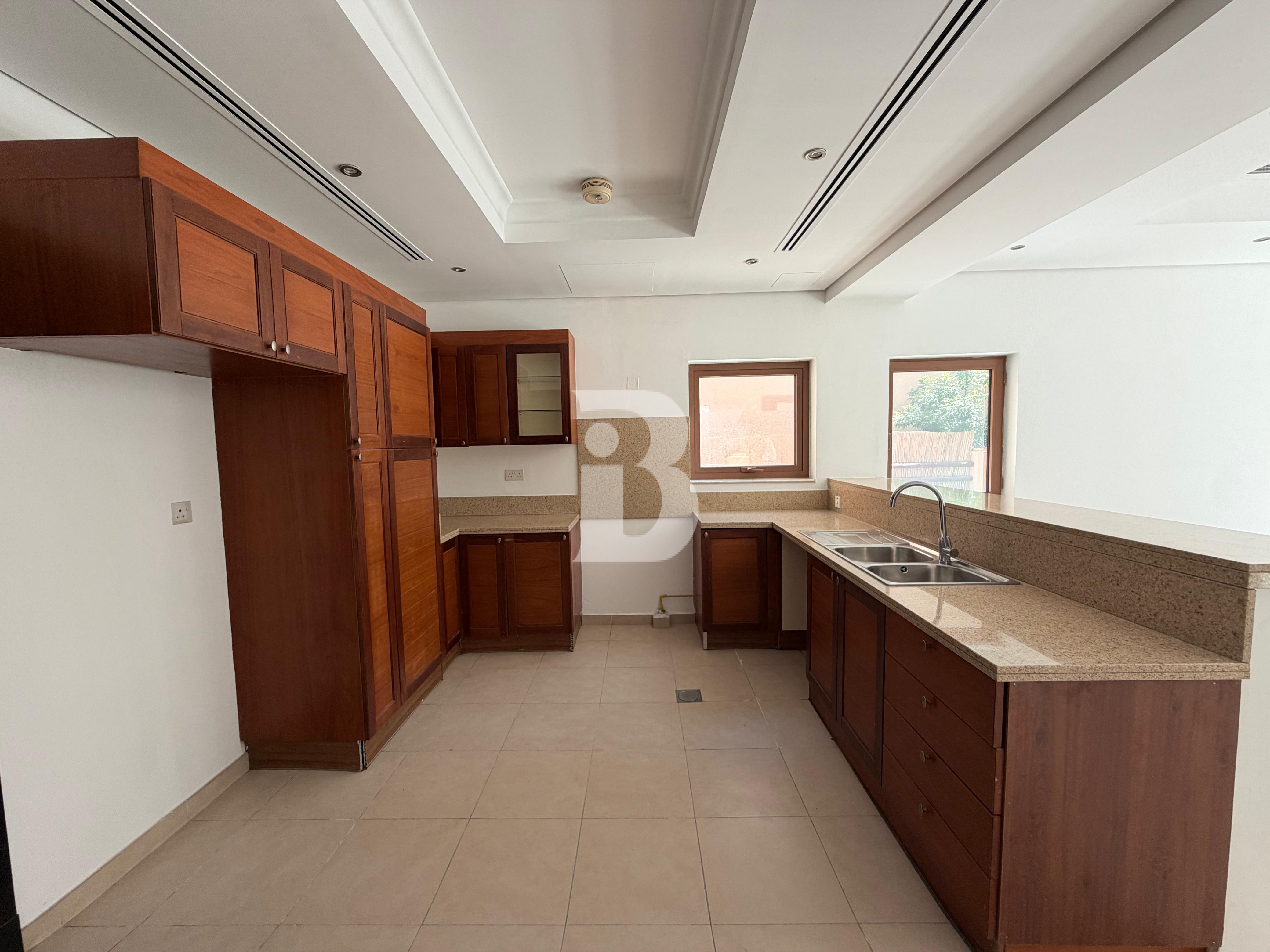 MASSIVE 3BED+MAID | LARGE PLOT | READY TO MOVE