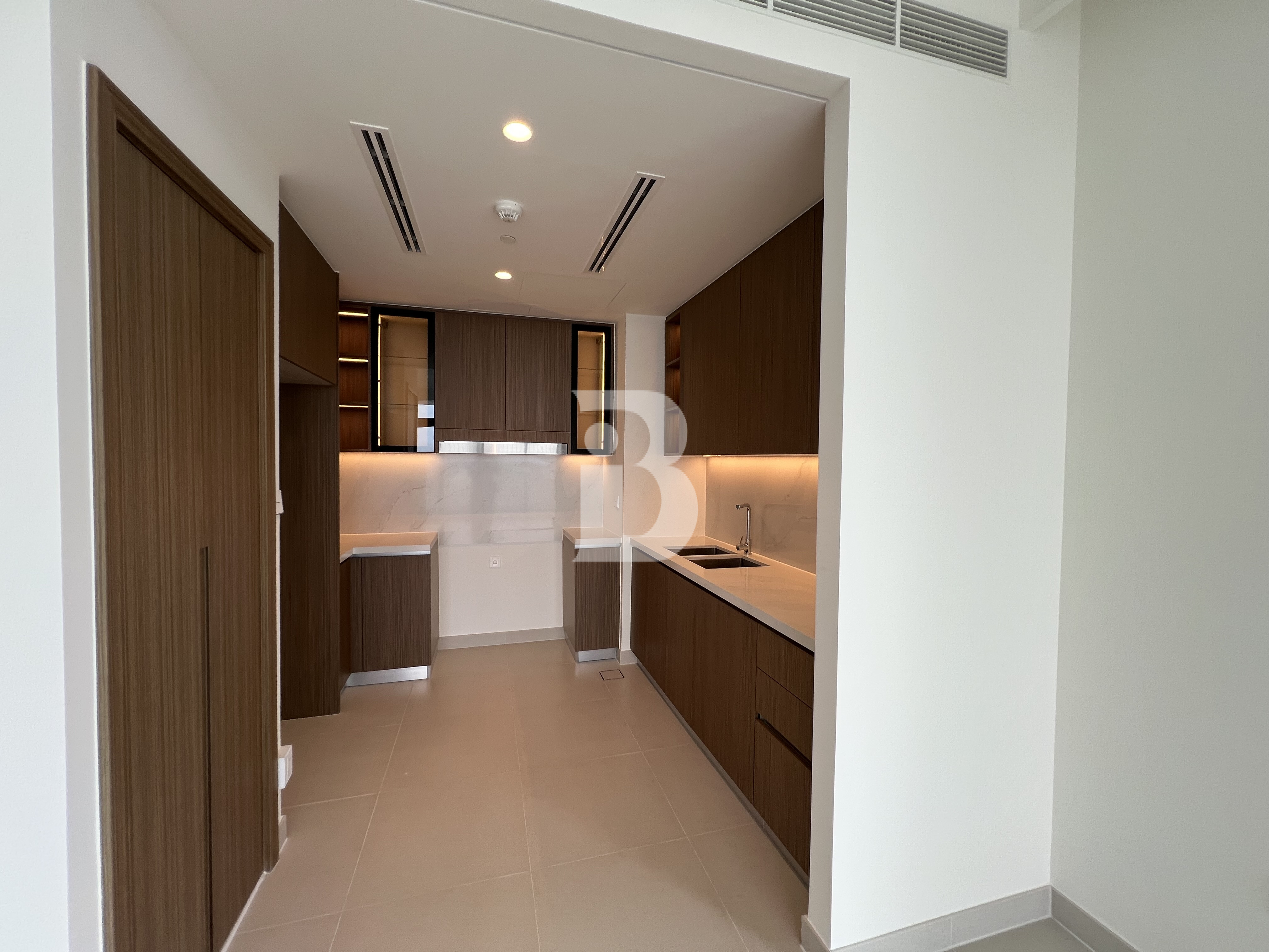 Hot offer | Family home | semi closed kitchen