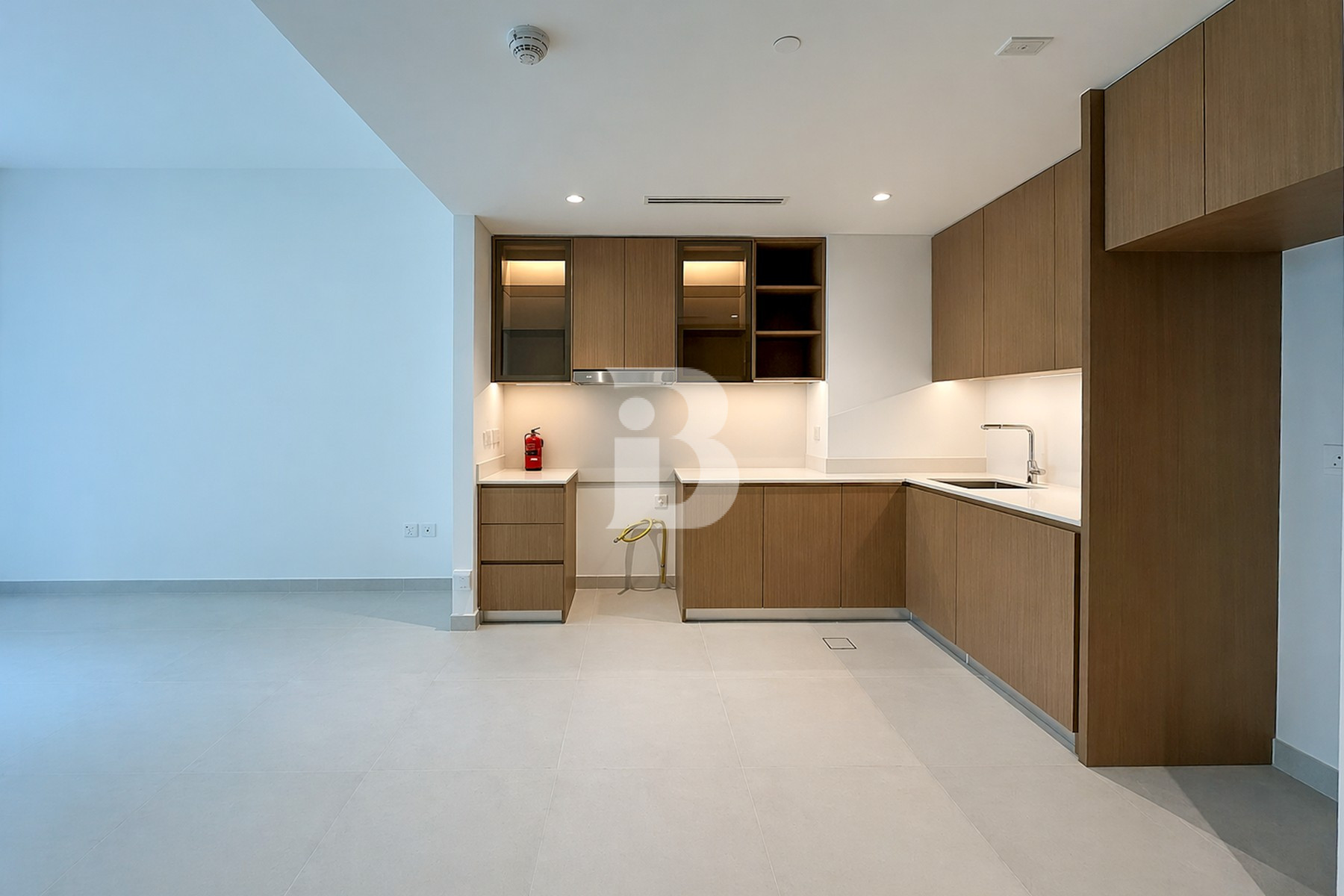 Up to 6 Cheques | Brand New | Low Floor