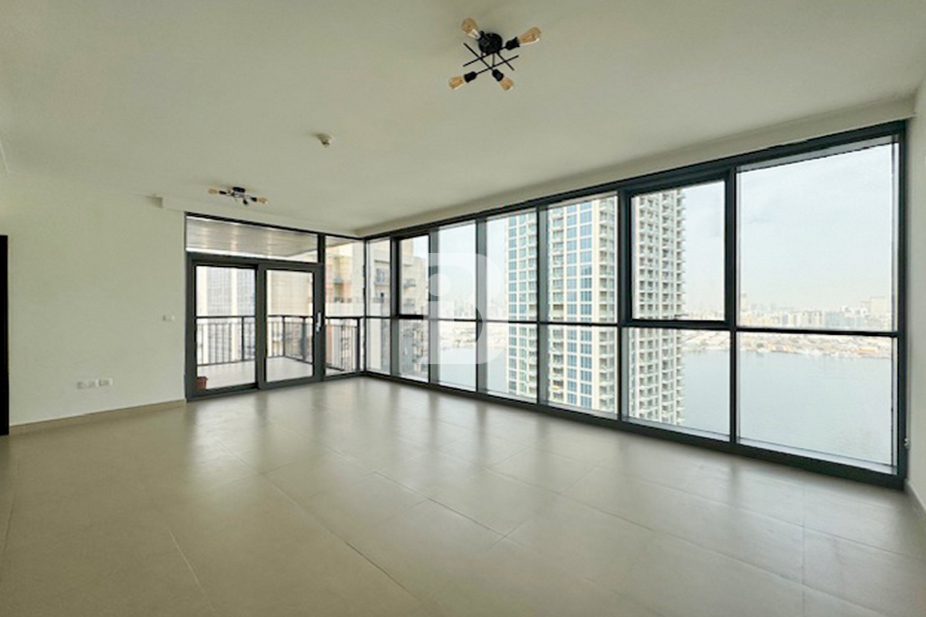 STUNNING VIEWS | HIGH FLOOR | LUXURIOUS AMENITIES
