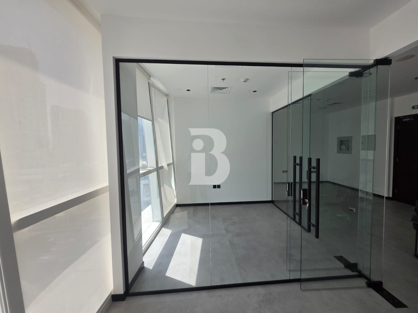 Newly Renovated | Canal Views | Partitions Built