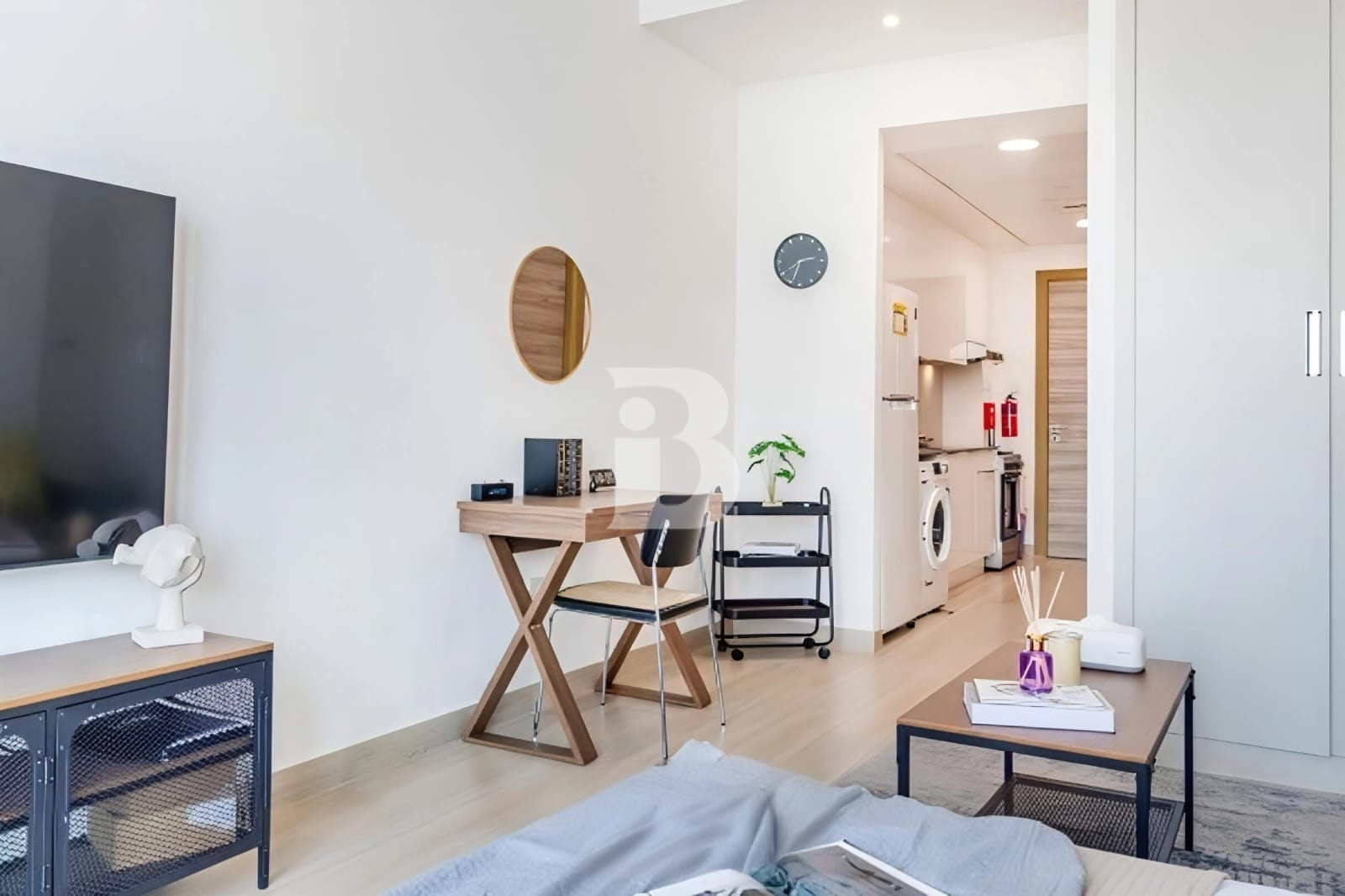 Luxury Furnished | Vacant | Easy Cheqs