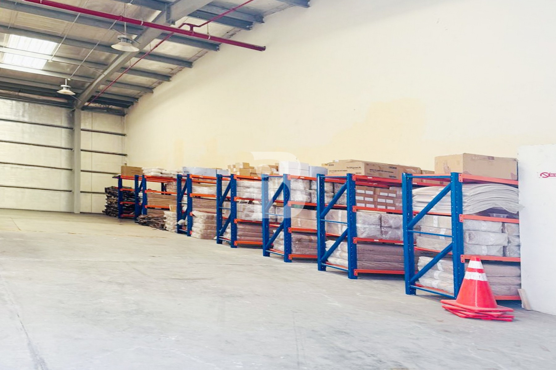 Showroom| Prime Location | Main Road Facing