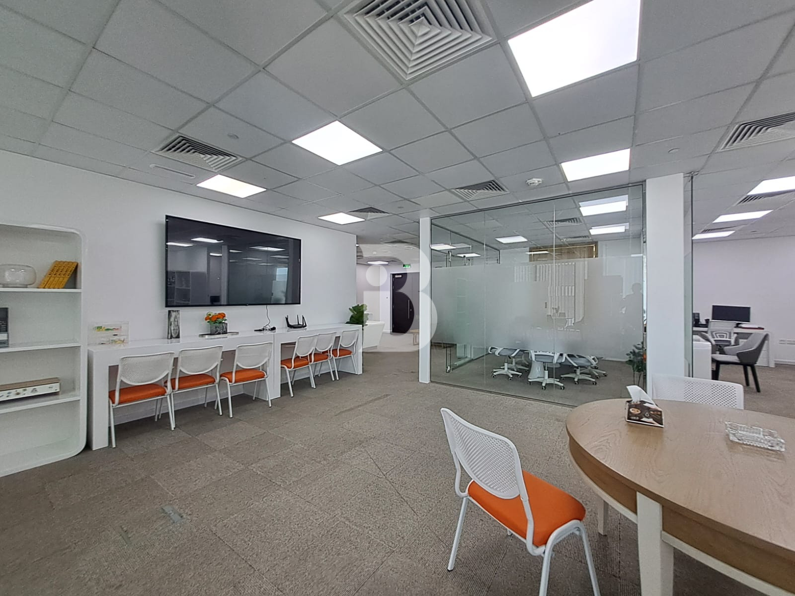 Vacant | Fully Fitted | Sea View | Special Layout