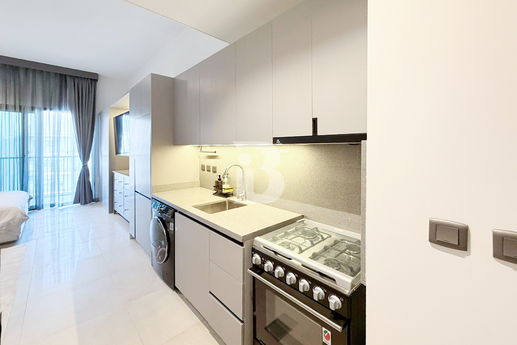 Ready To Move | Fully Furnished | Low floor
