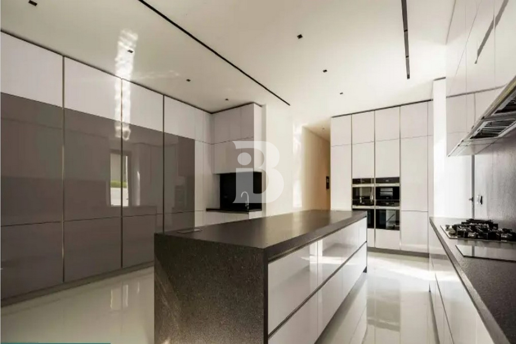 7 Bedroom Villa Along the Golf Course