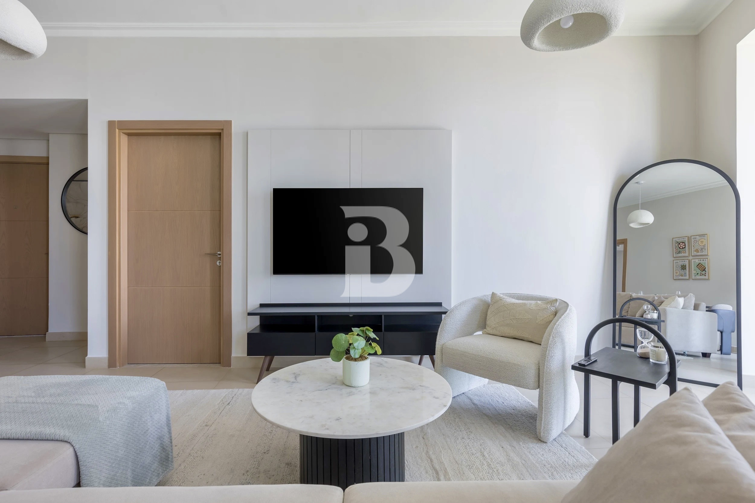 Exclusive | Minimalist Design |   Vacant