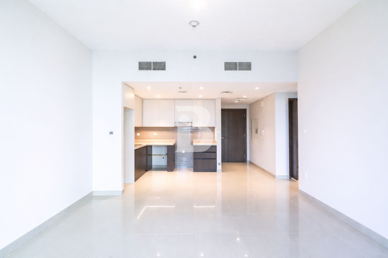 STUNNING VIEWS | HIGH FLOOR | BRIGHT LAYOUT | LUXURIOUS