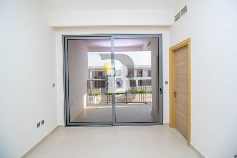 Luxury living | Corner plot | Single row 11