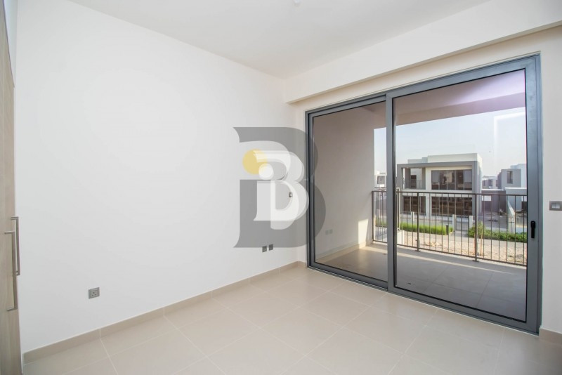 Luxury living | Corner plot | Single row 8