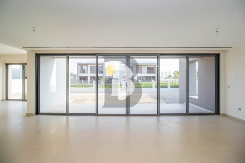 Luxury living | Corner plot | Single row