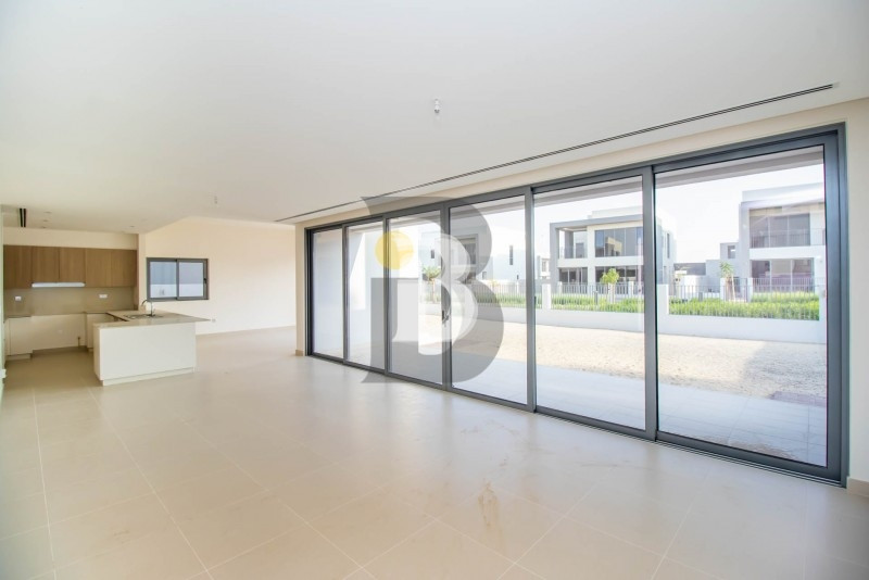 Luxury living | Corner plot | Single row