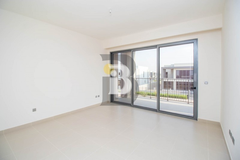 Luxury living | Corner plot | Single row 13