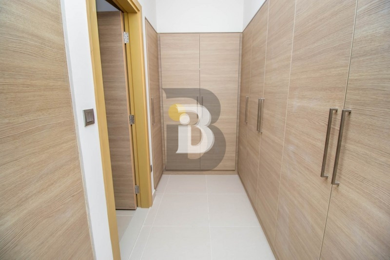 Luxury living | Corner plot | Single row 14