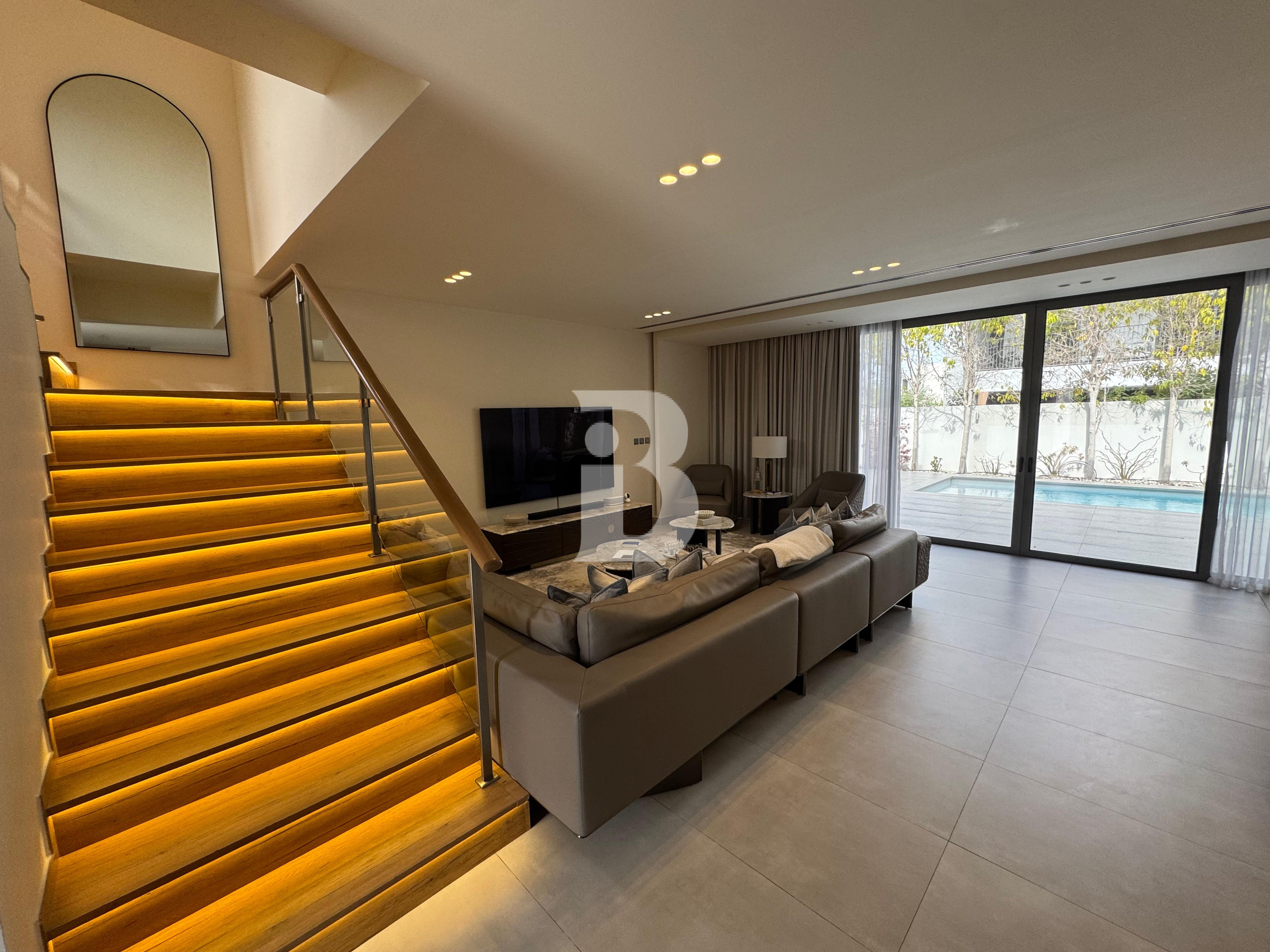 Luxury living | Corner plot | Single row 6