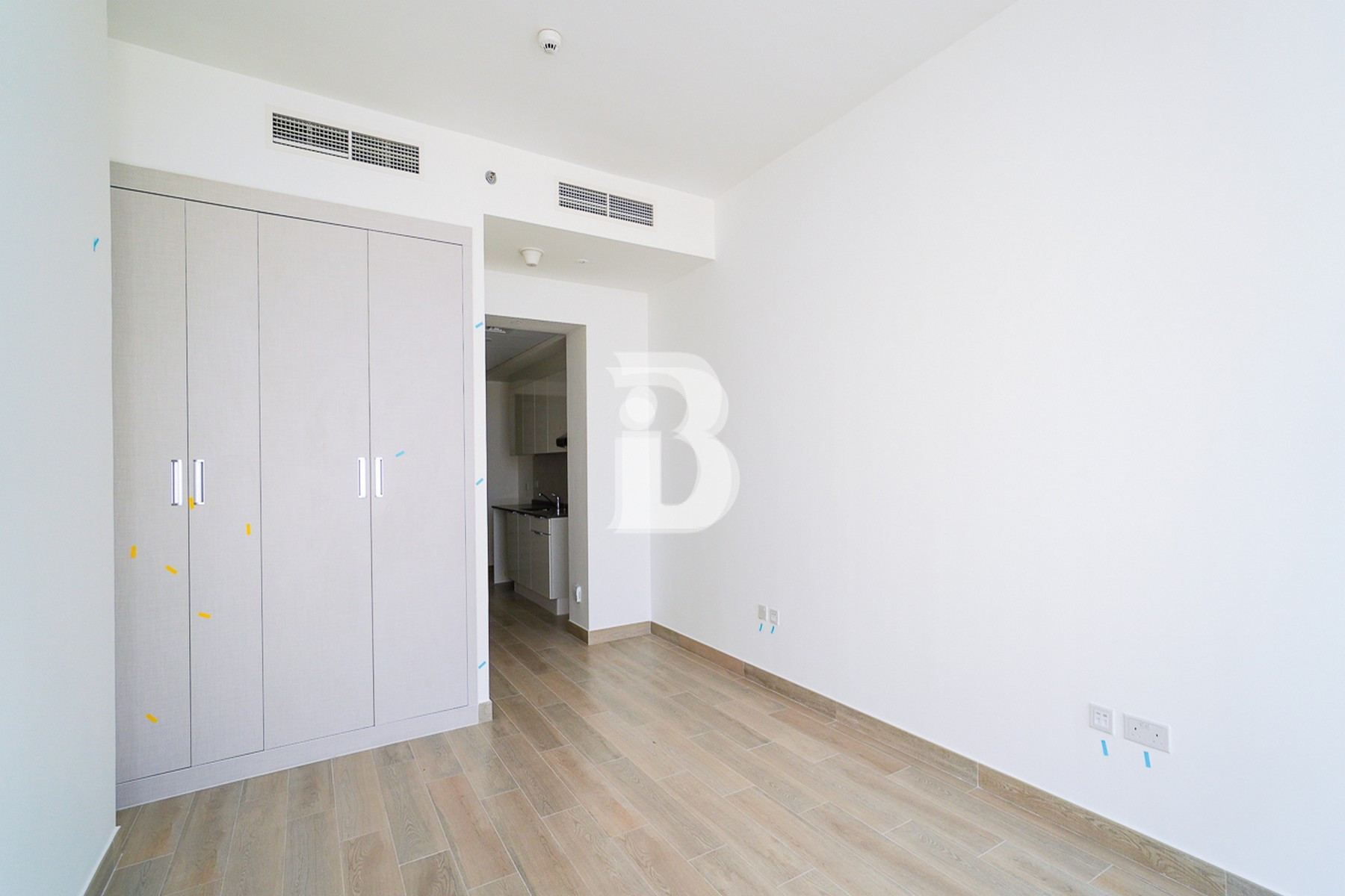 Studio | UF | Mid Floor | JVC | Prime Location