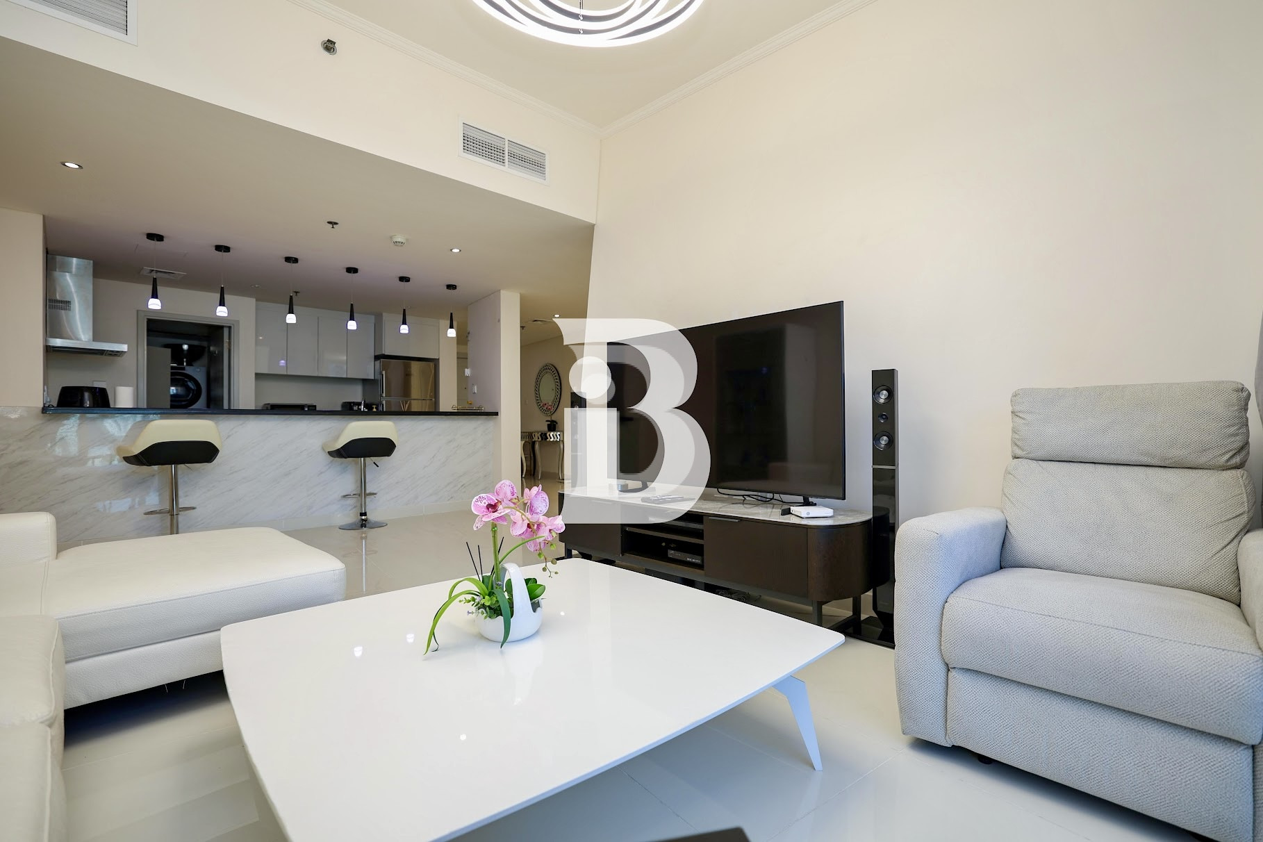 Canal Views | 6 cheques | Vacant