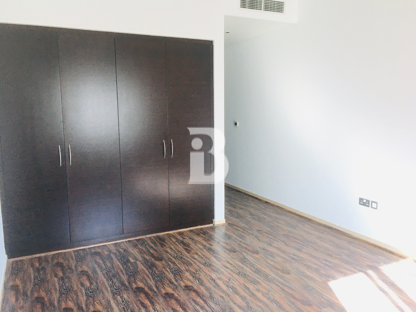 Unfurnished | Elegant | 4 Bedrooms