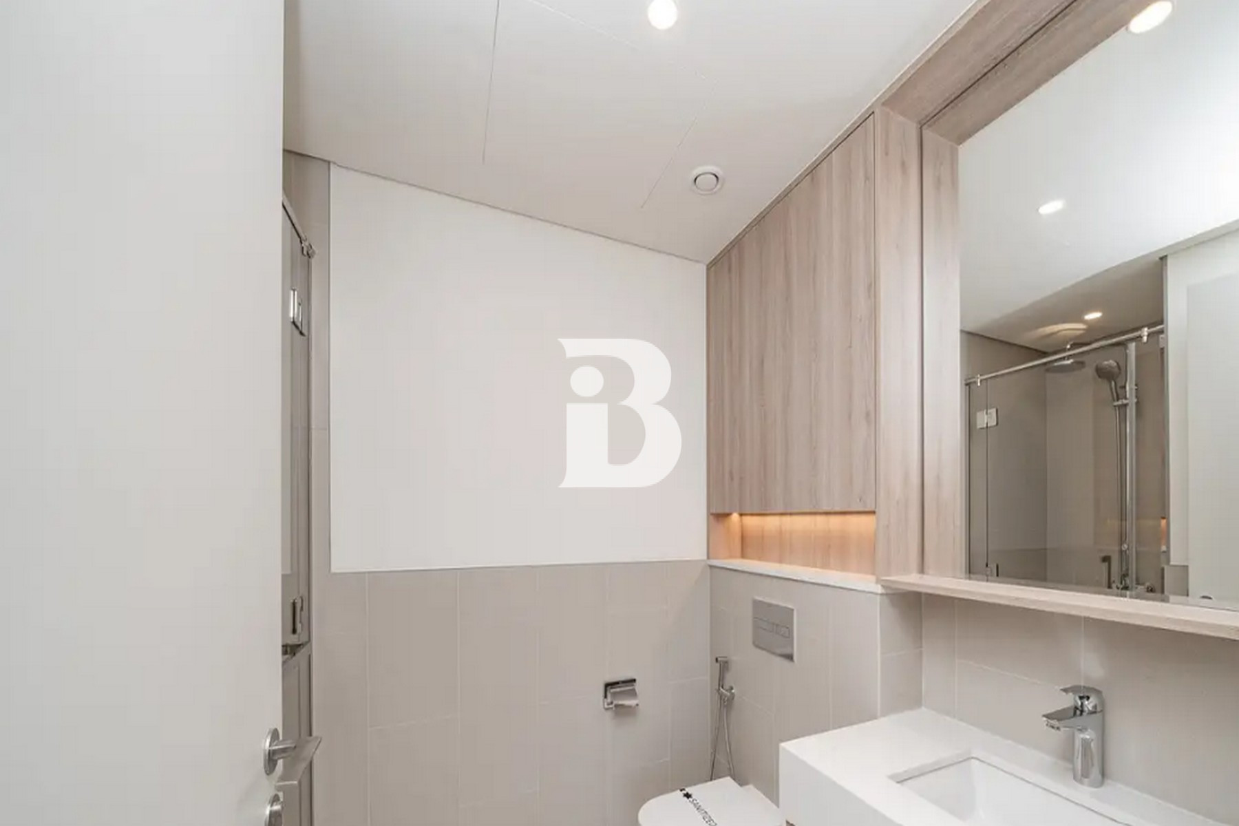 Bright &amp; Spacious | Best Amenities | Modern Living