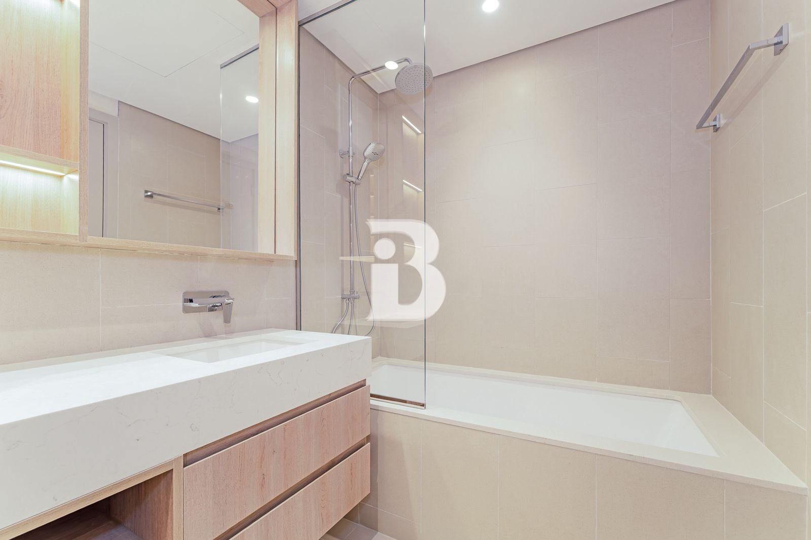 Bright | Ideal for Families | Spacious Layout