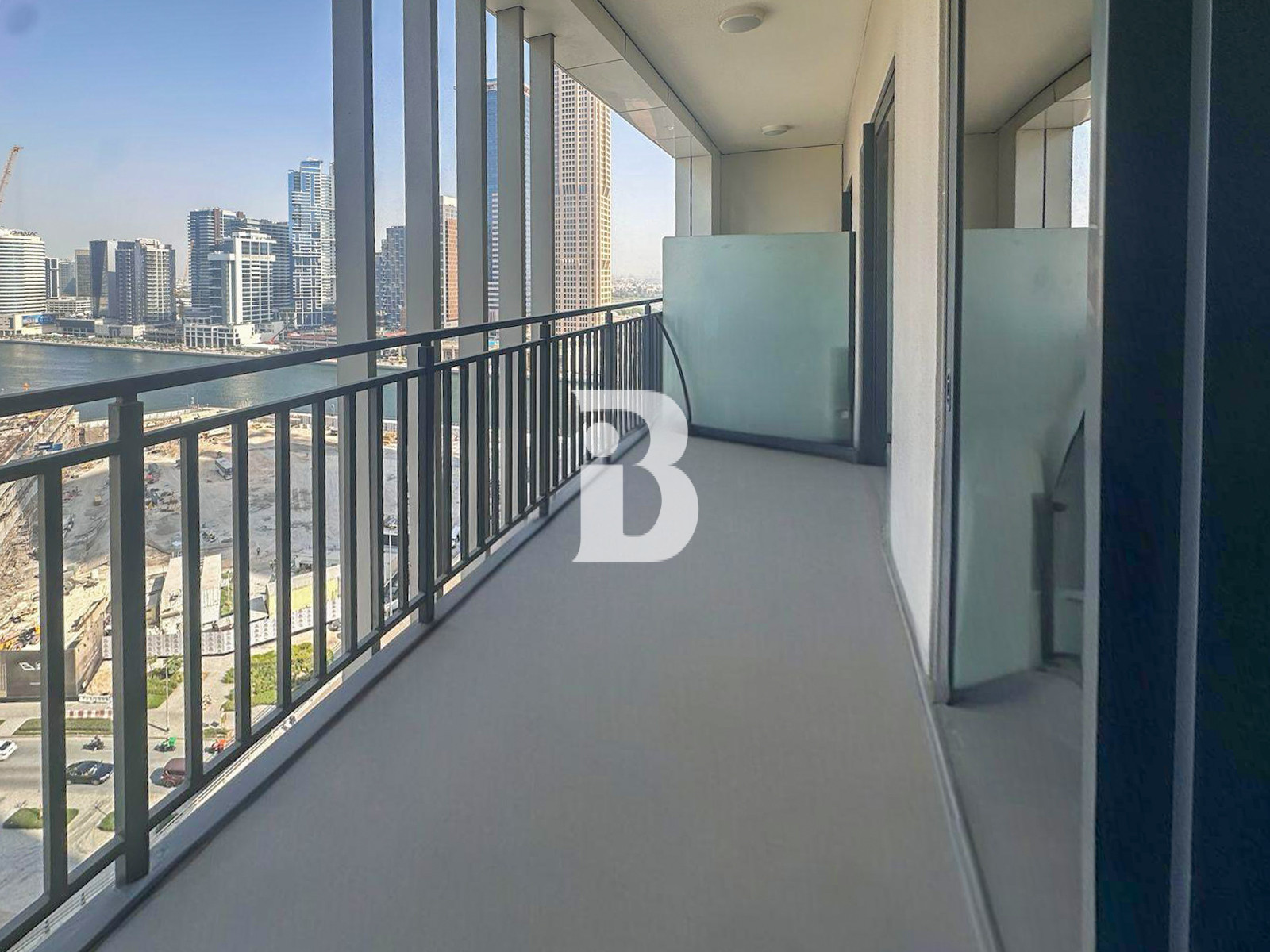 CANAL VIEW | MID FLOOR | READY TO MOVE