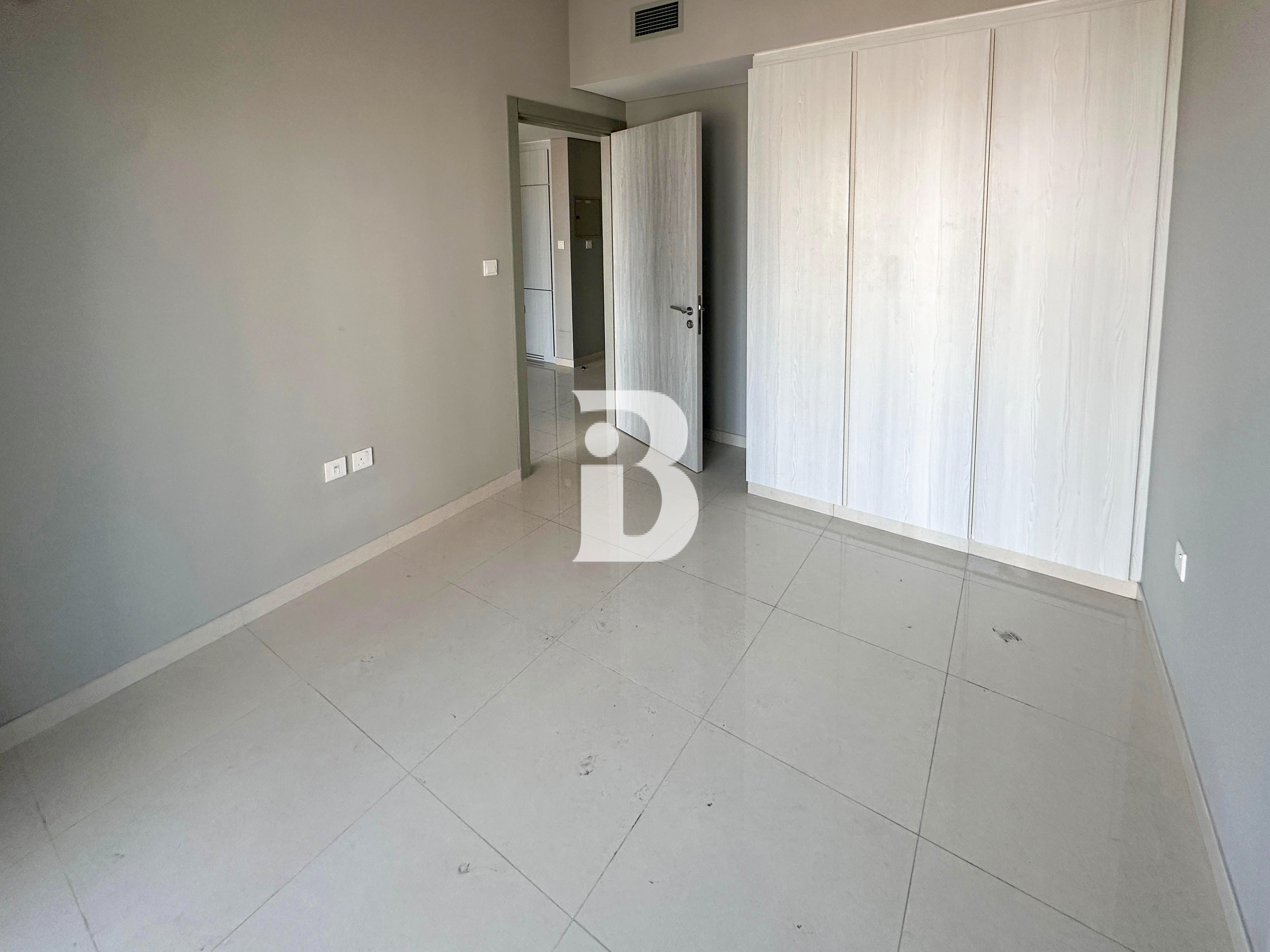 CANAL VIEW | MID FLOOR | READY TO MOVE