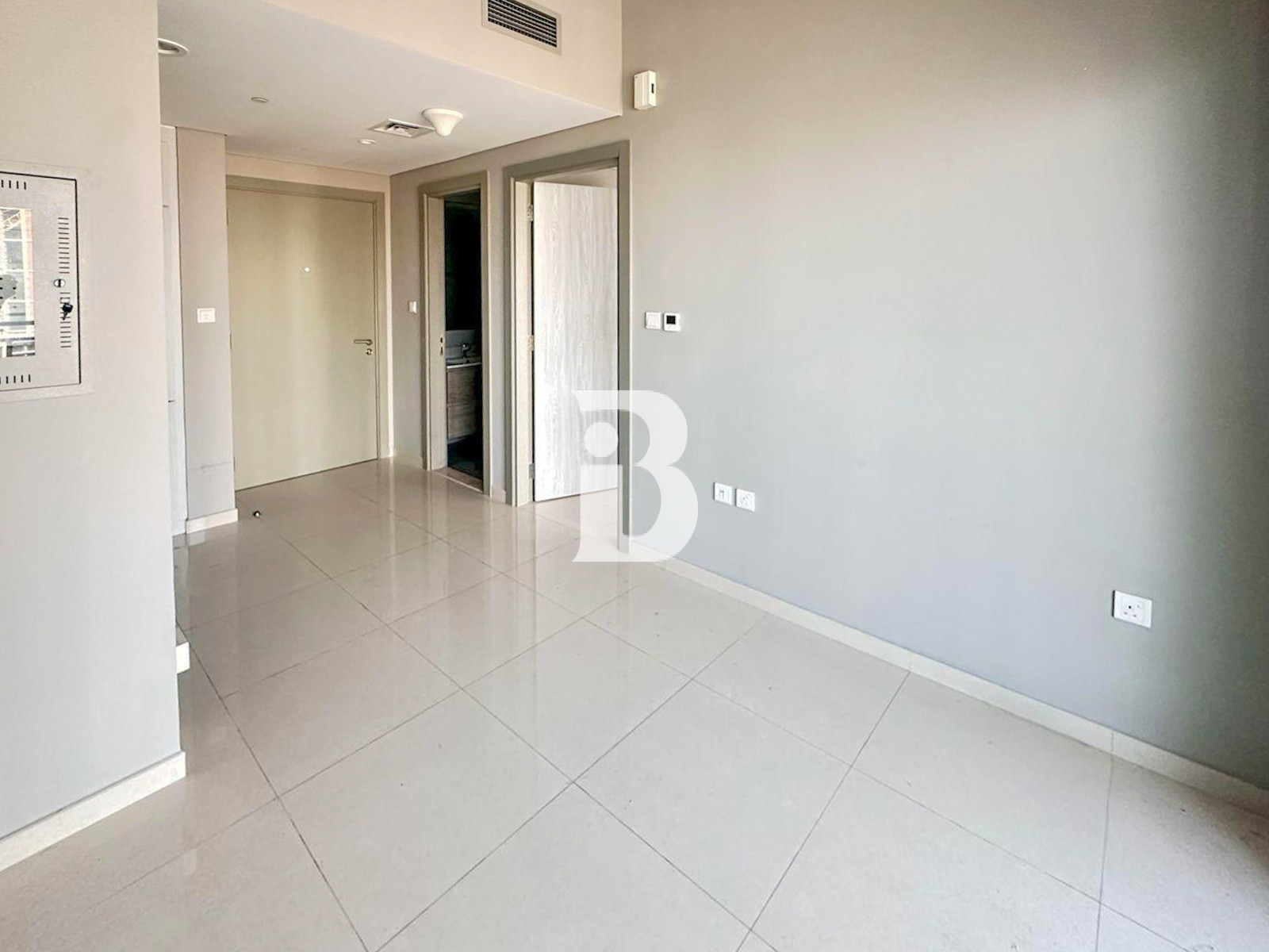 CANAL VIEW | MID FLOOR | READY TO MOVE