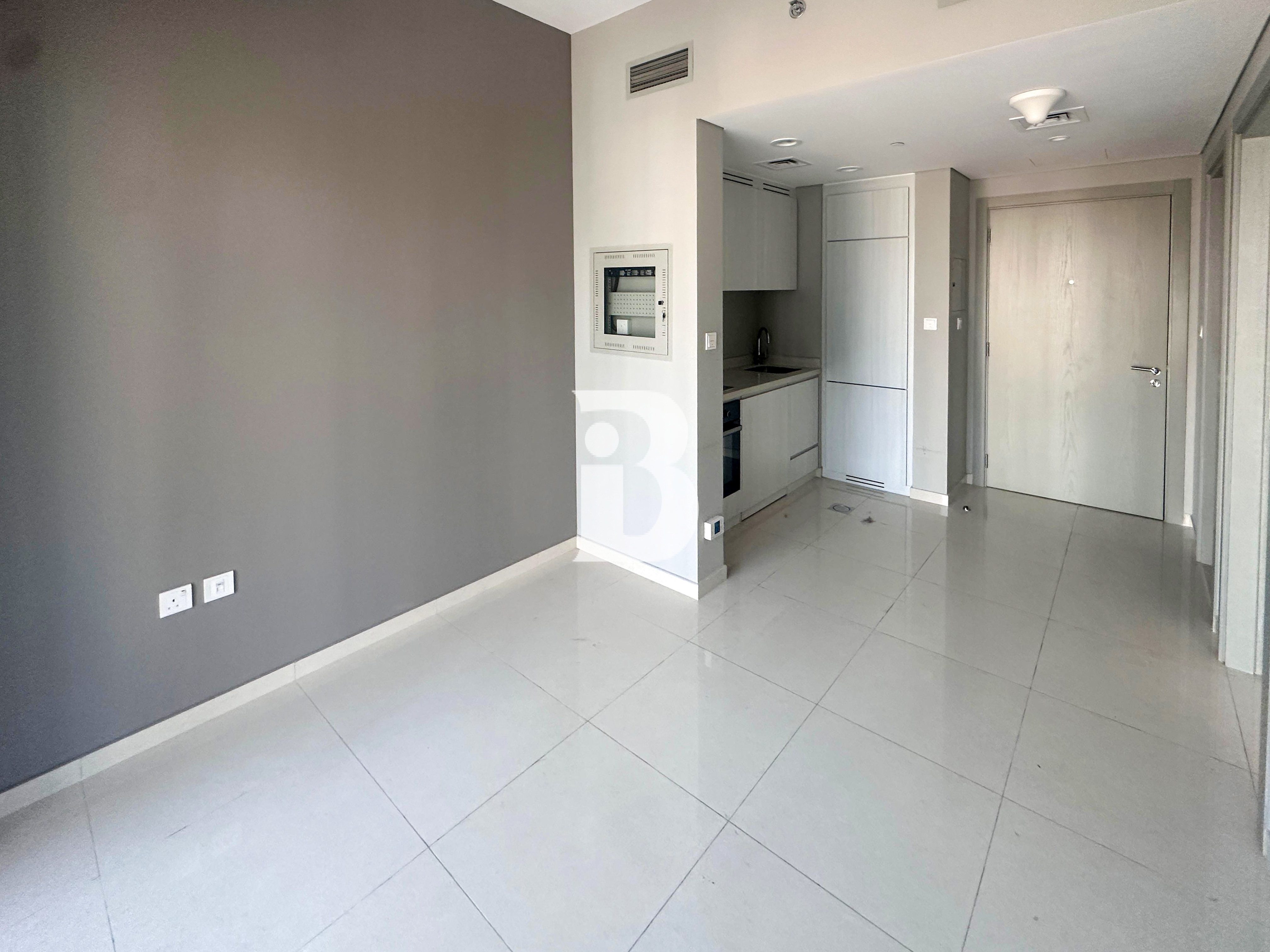 CANAL VIEW | MID FLOOR | READY TO MOVE