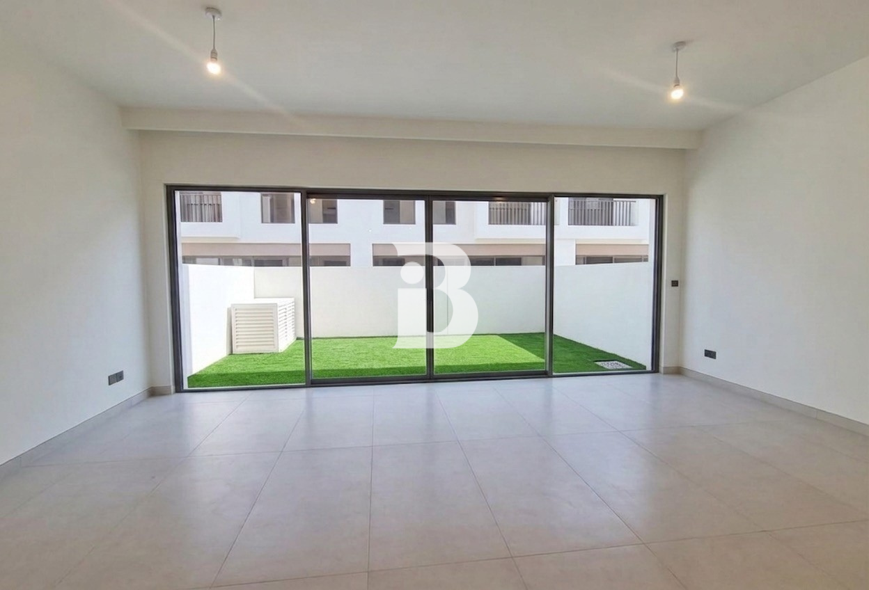4 Bedroom | Walking distance to the Lagoon