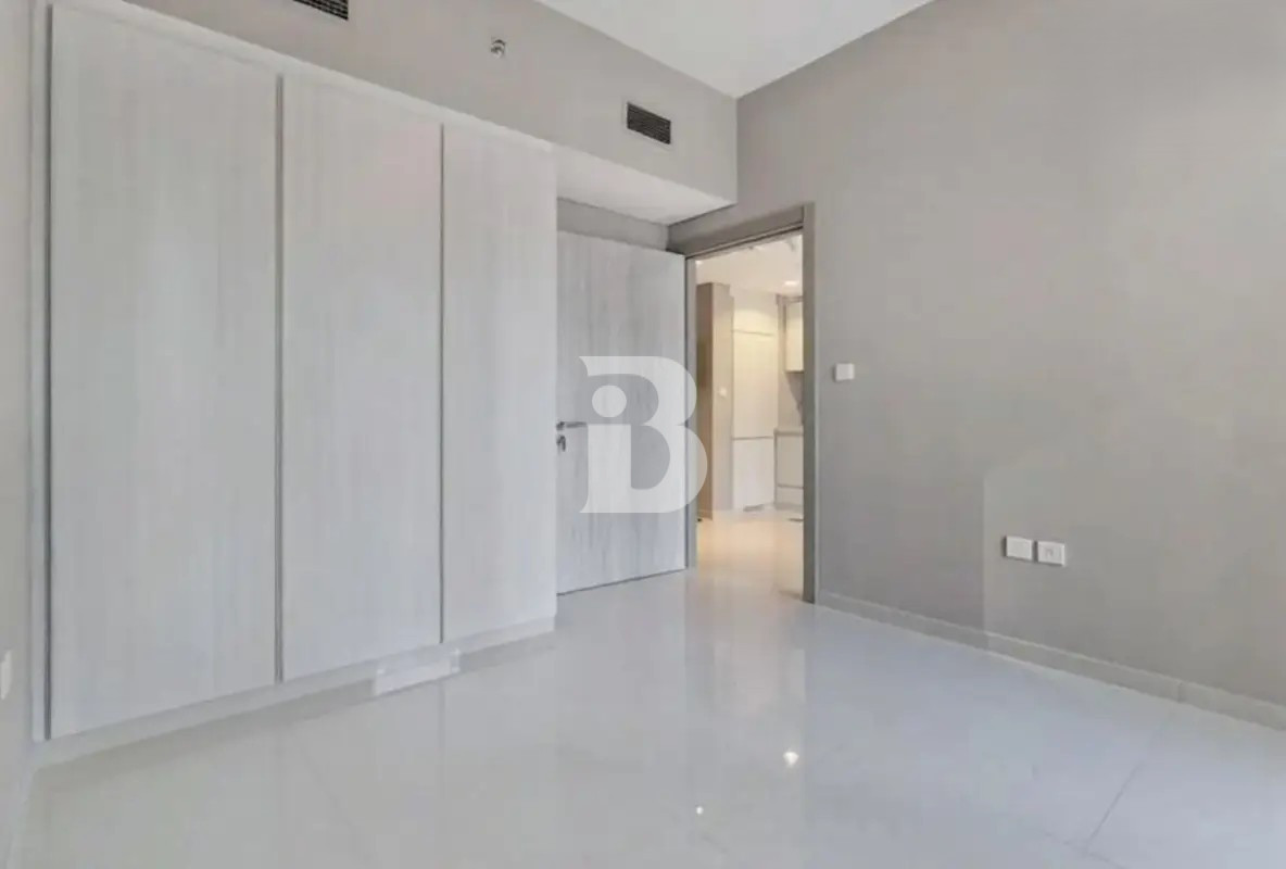 COMMUNITY VIEW | UNFURNISHED | VACANT