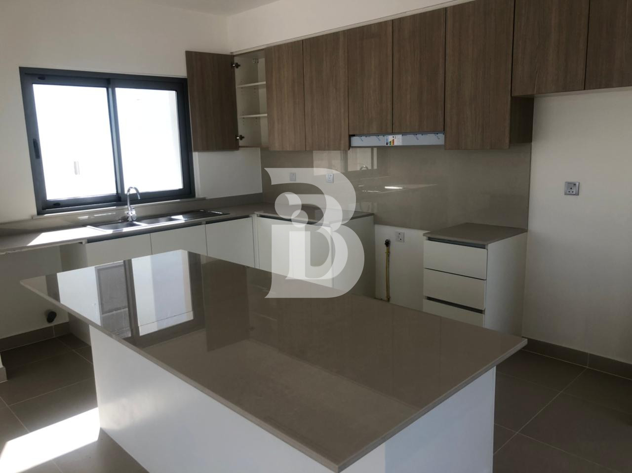 VOT | UNFURNISHED | MULTIPLE CHEQUES