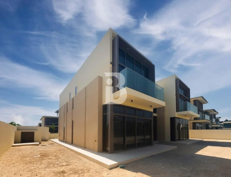 Vacant on Transfer | Pool and Park view
