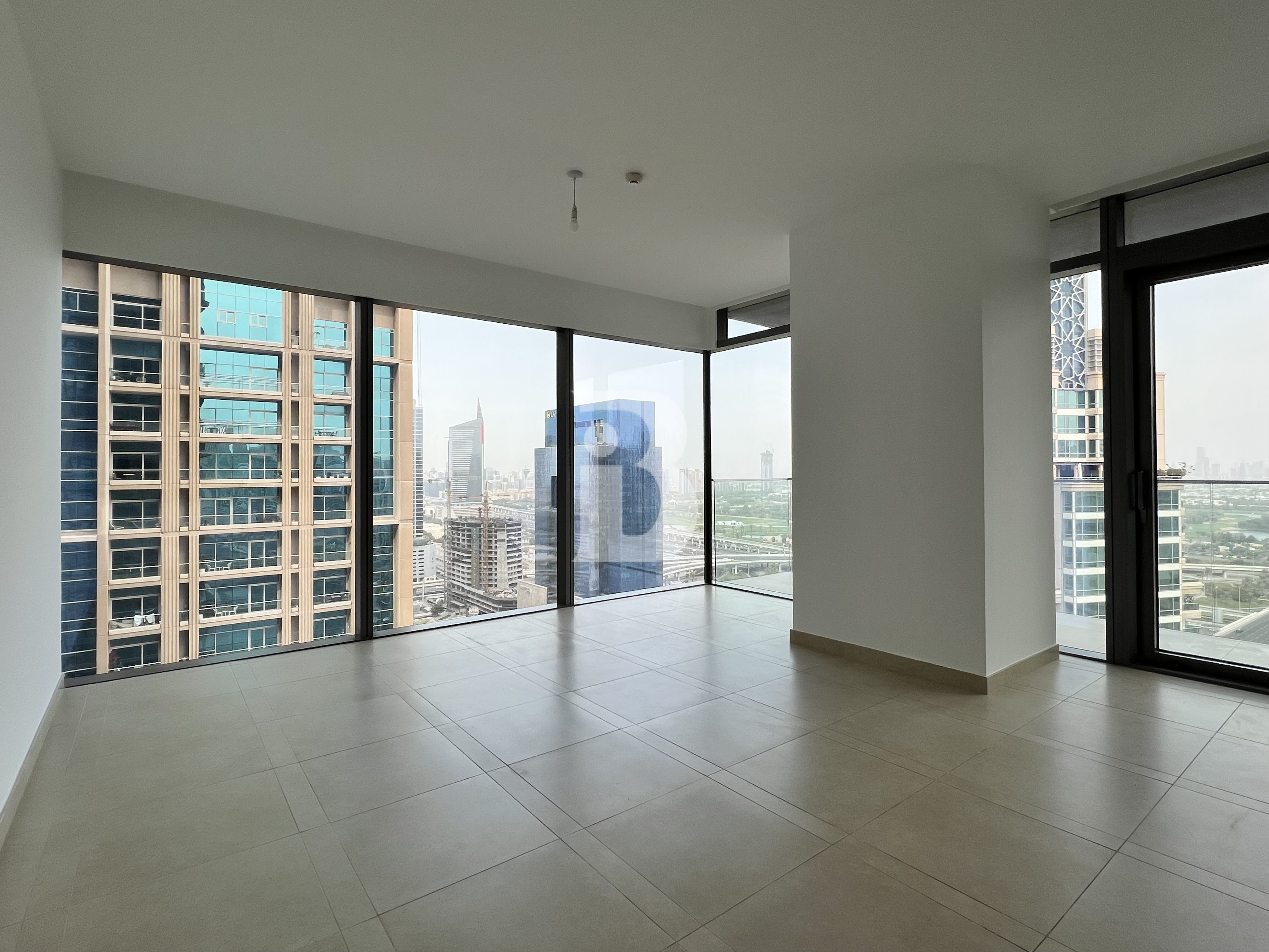 Canal Views | Spacious | Vacant