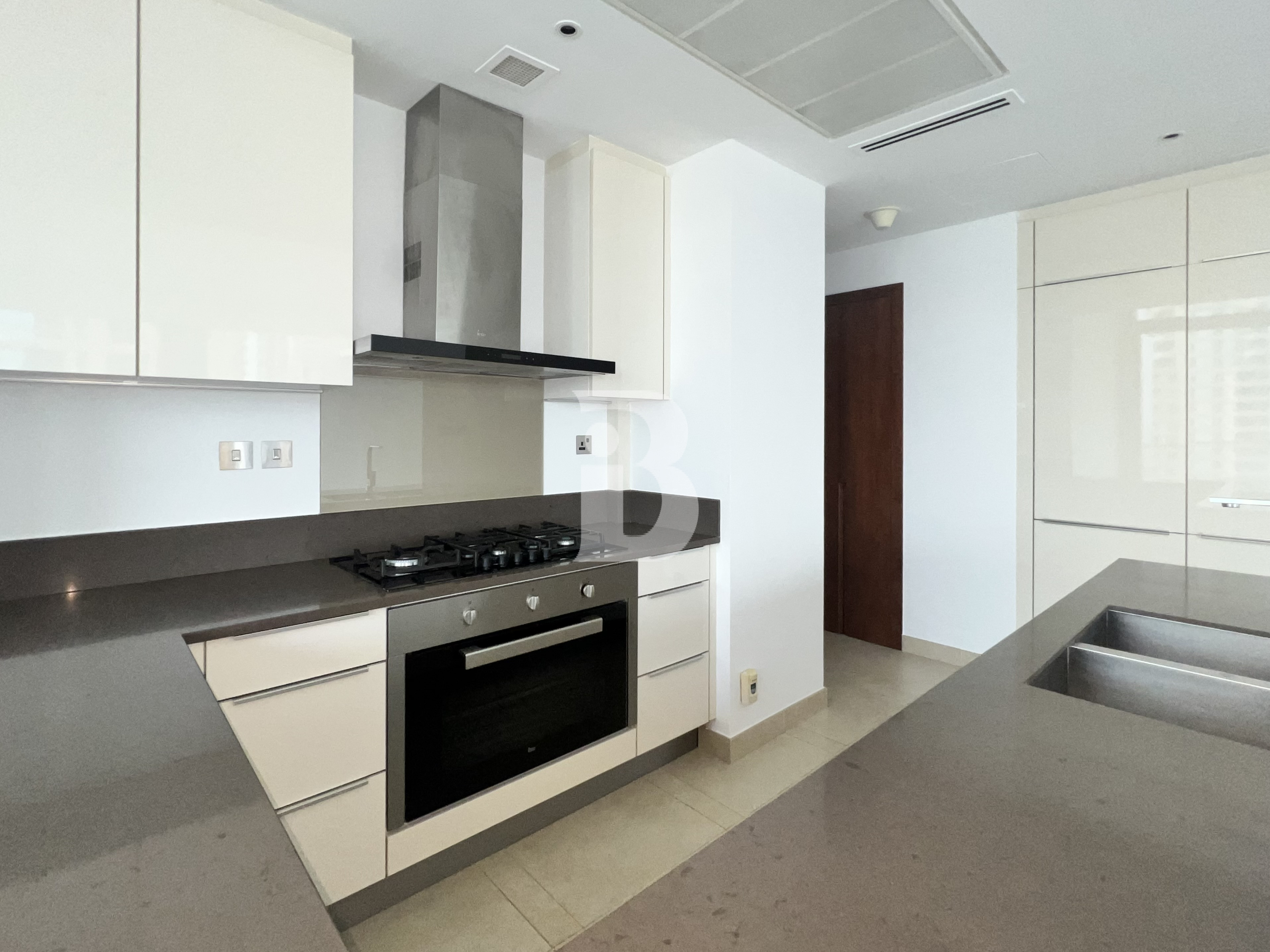 Canal Views | Spacious | Vacant