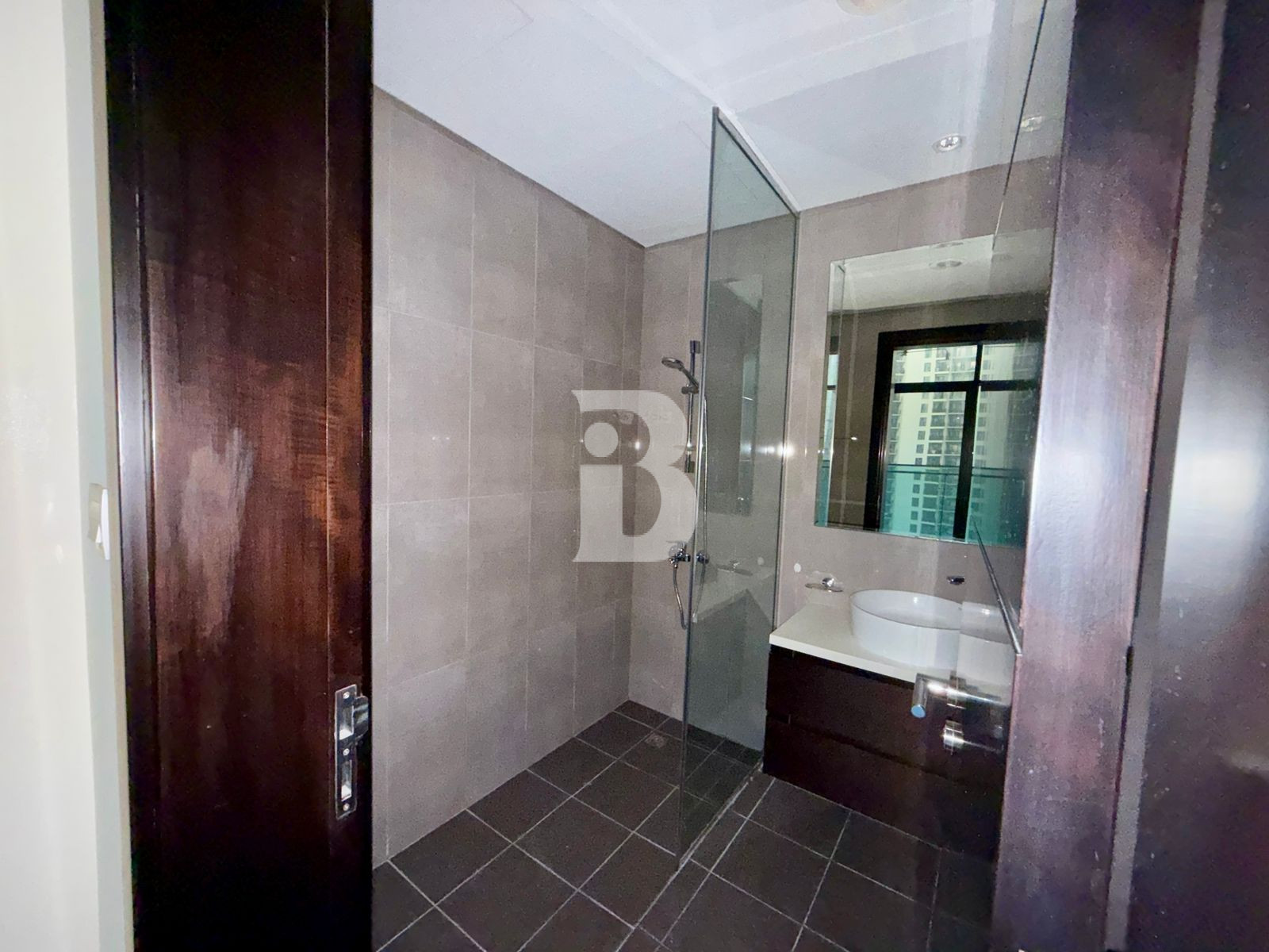 HIGH FLOOR | CITY VIEWS | READY TO MOVE