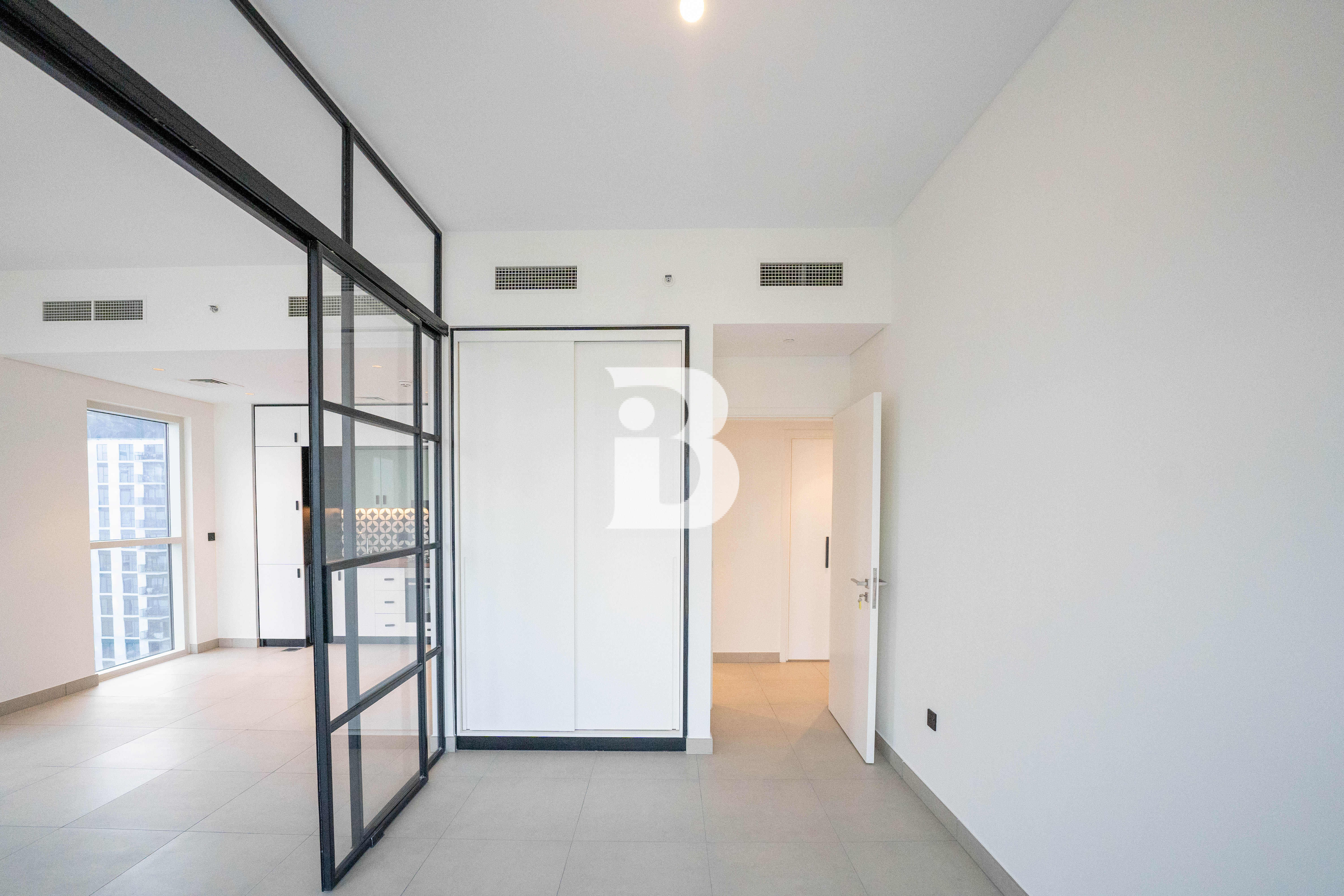 Modern 2BR | Spacious | Prime Location
