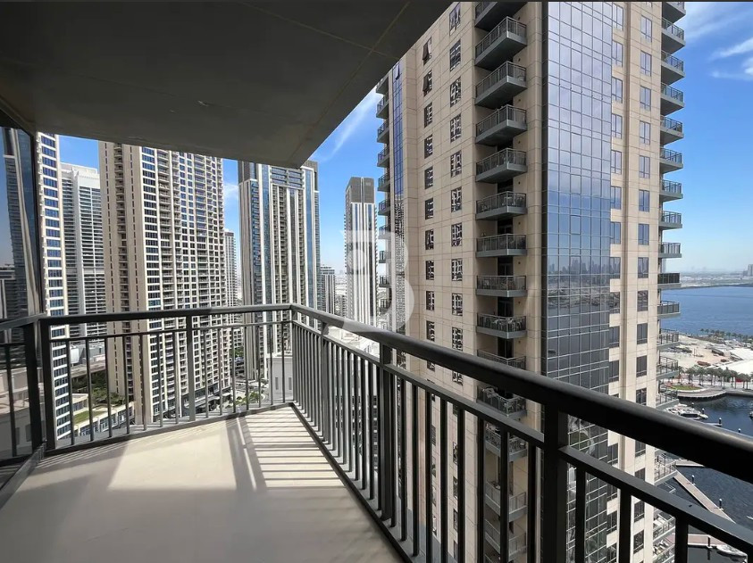 Downtown View | Large Layout | High Floor