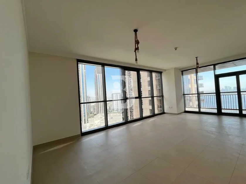 Downtown View | Large Layout | High Floor