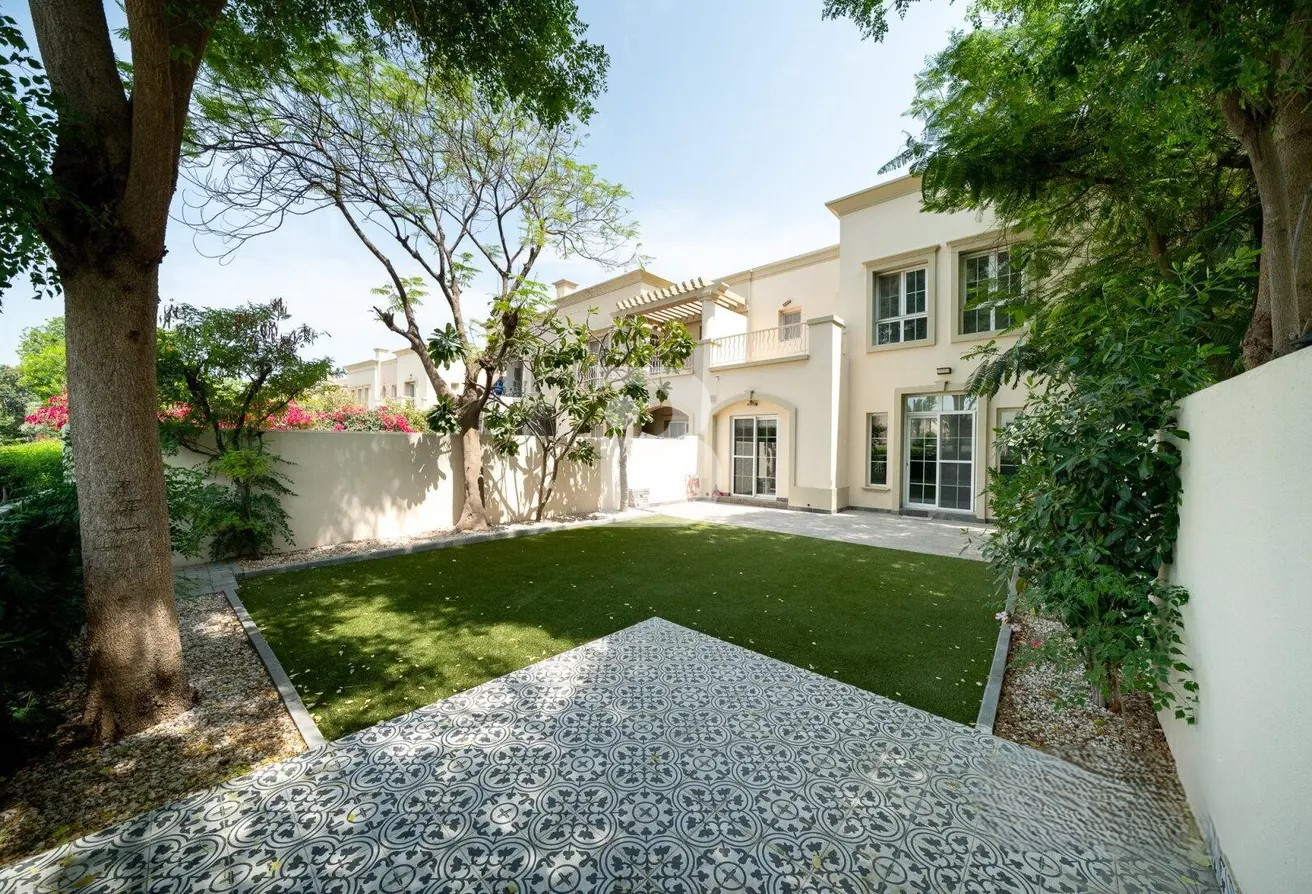 3 Bedroom | Vastu | Upgraded | Lake View