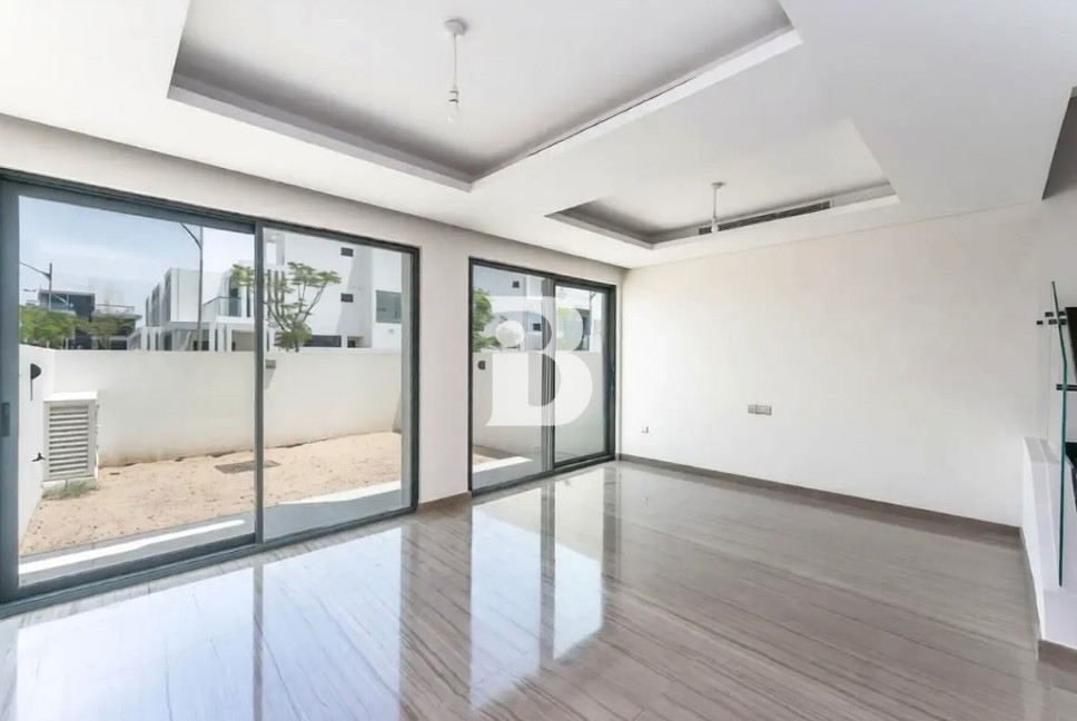 Luxury 5-Bedroom+Maid Villa in DAMAC Hills