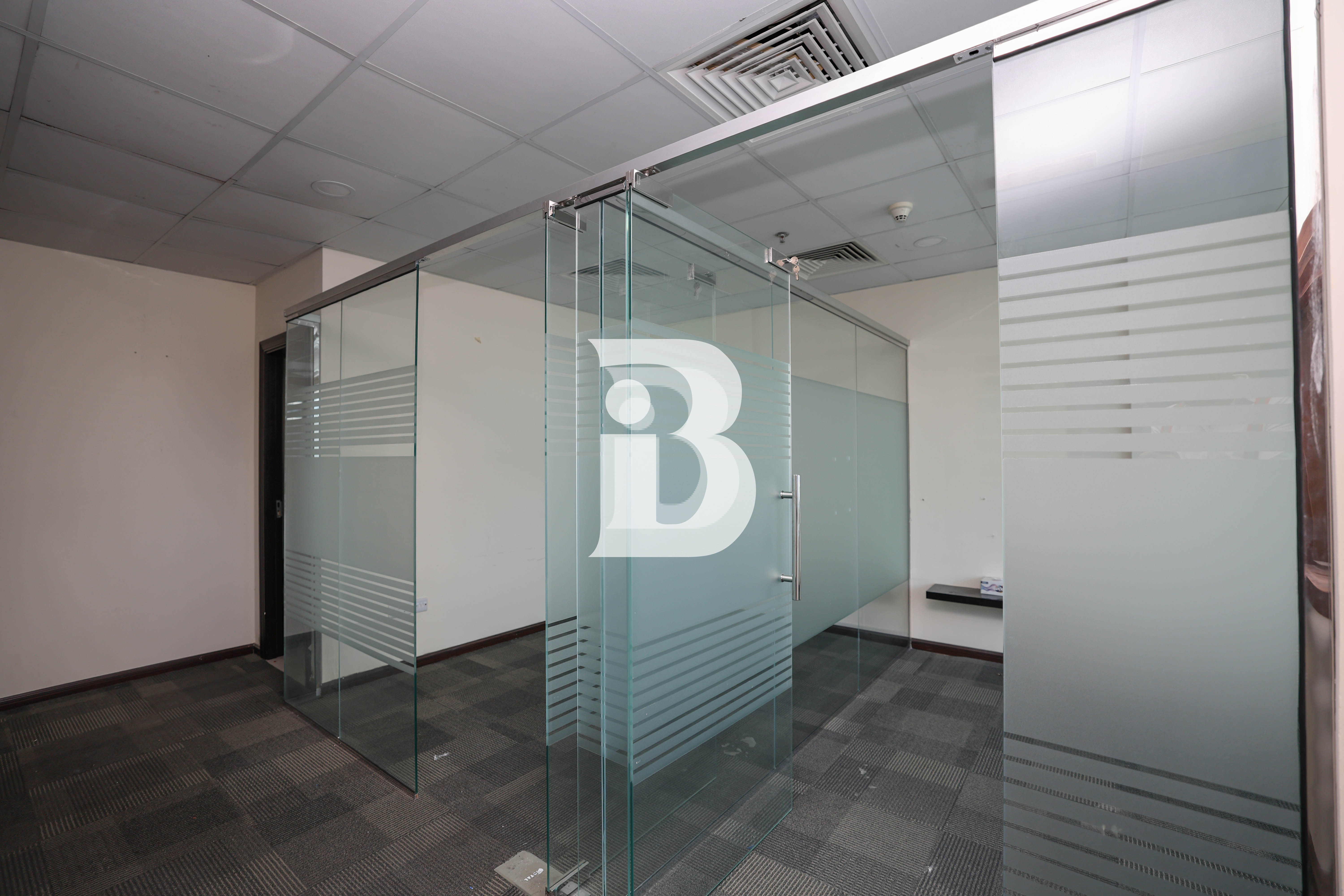 Office for Sale | XL Tower | Vacant