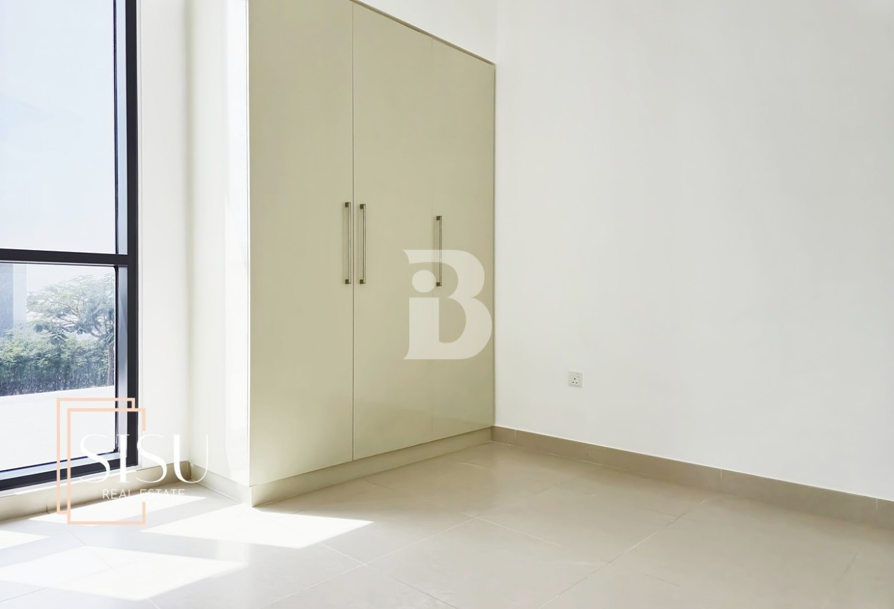 Upgraded E2 Corner| Best Location | Green View