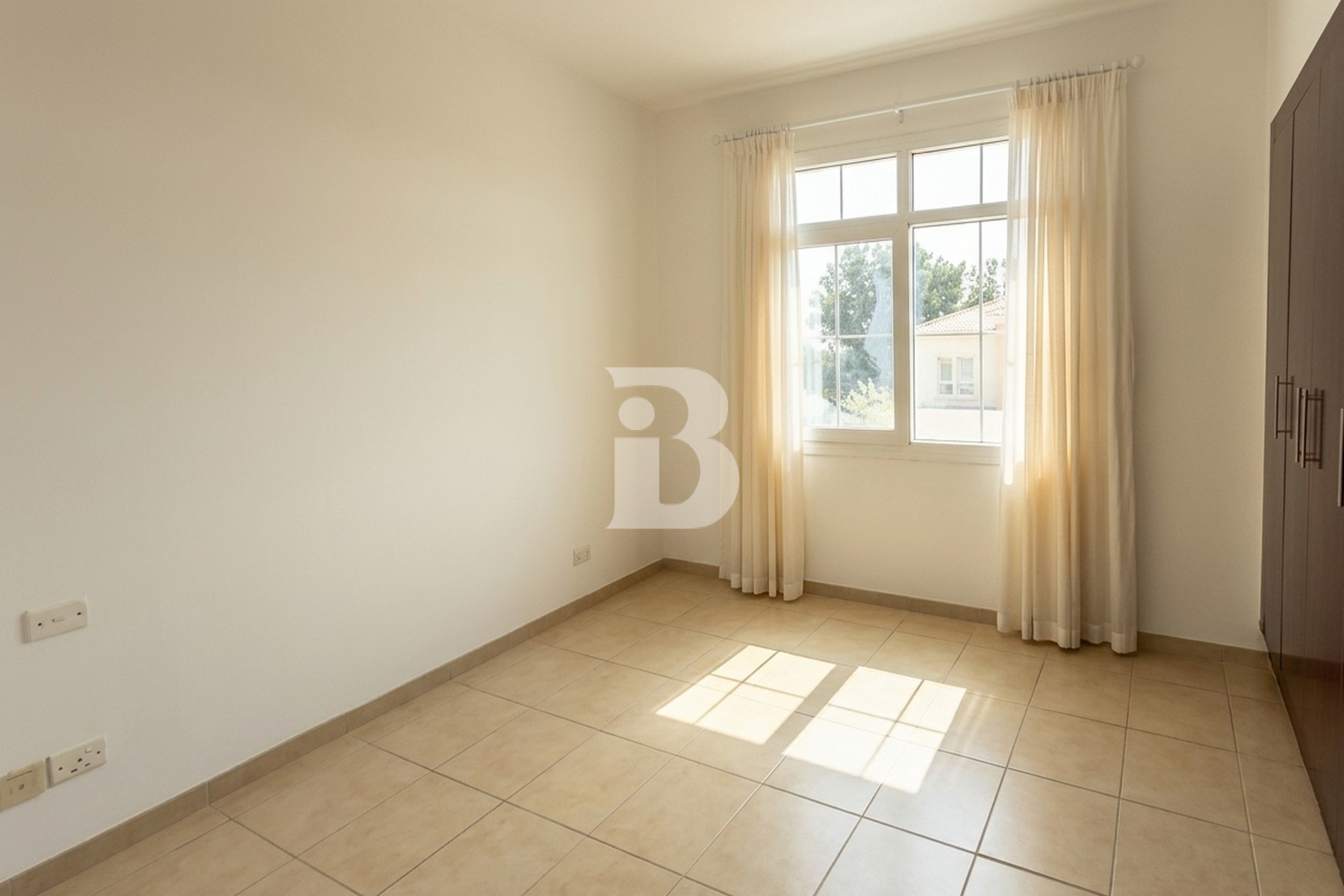Huge Plot Villa | Incredible Renovation Potential | Vacant Now