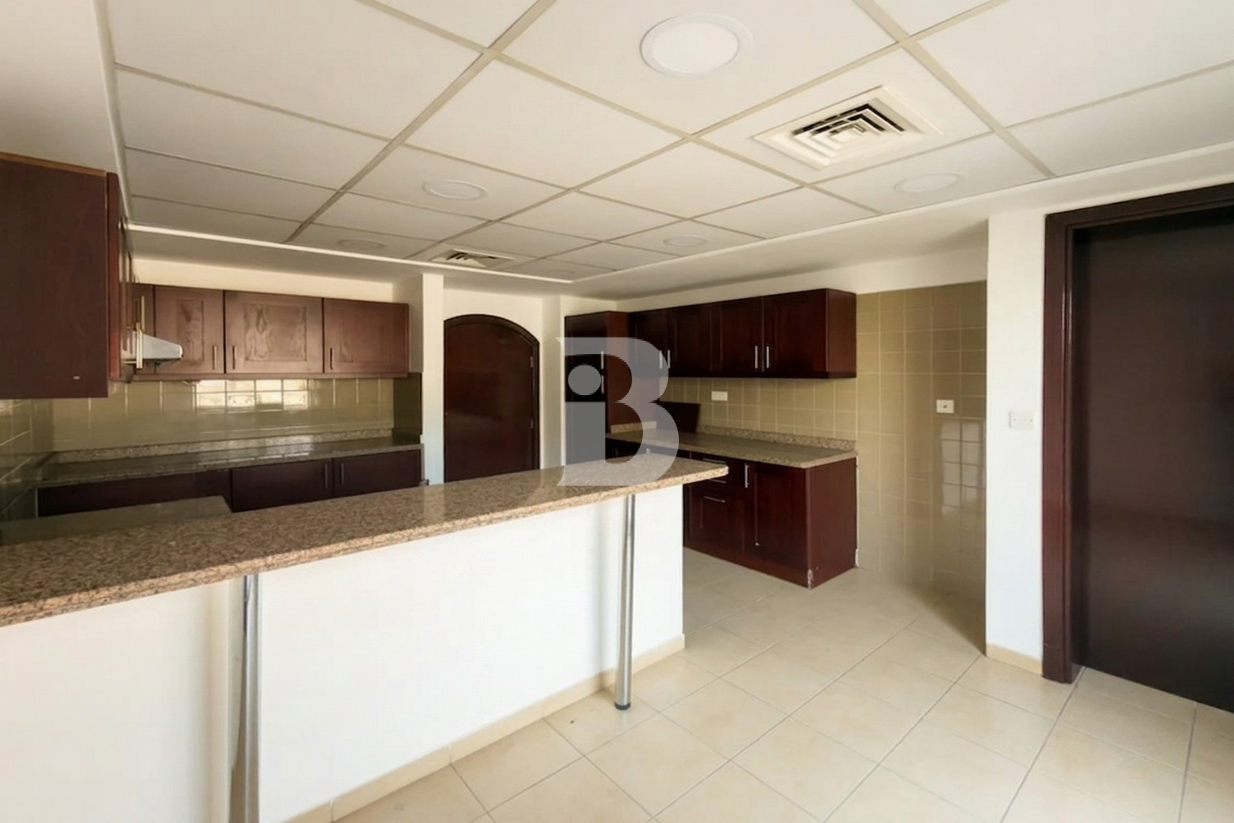 Huge Plot Villa | Incredible Renovation Potential | Vacant Now