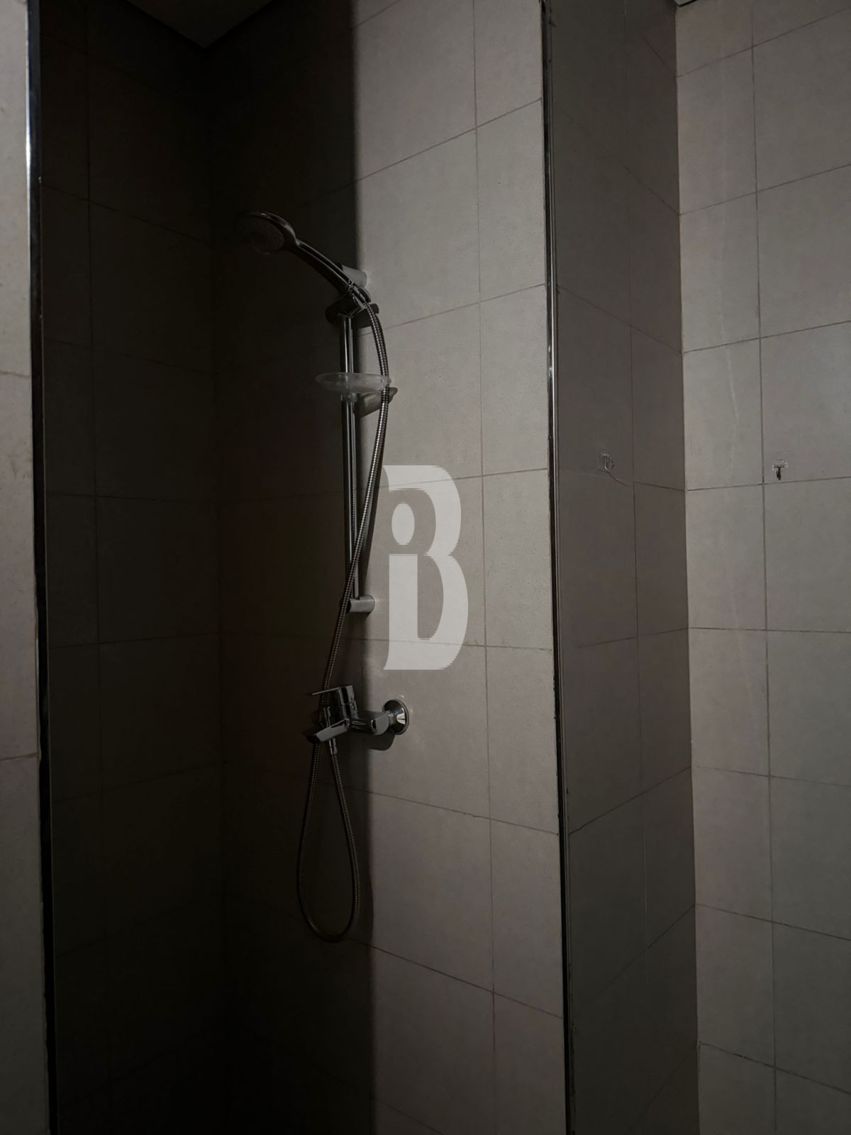 VACANT | PRICE NEGOTIABLE | SEMI FURNISHED |