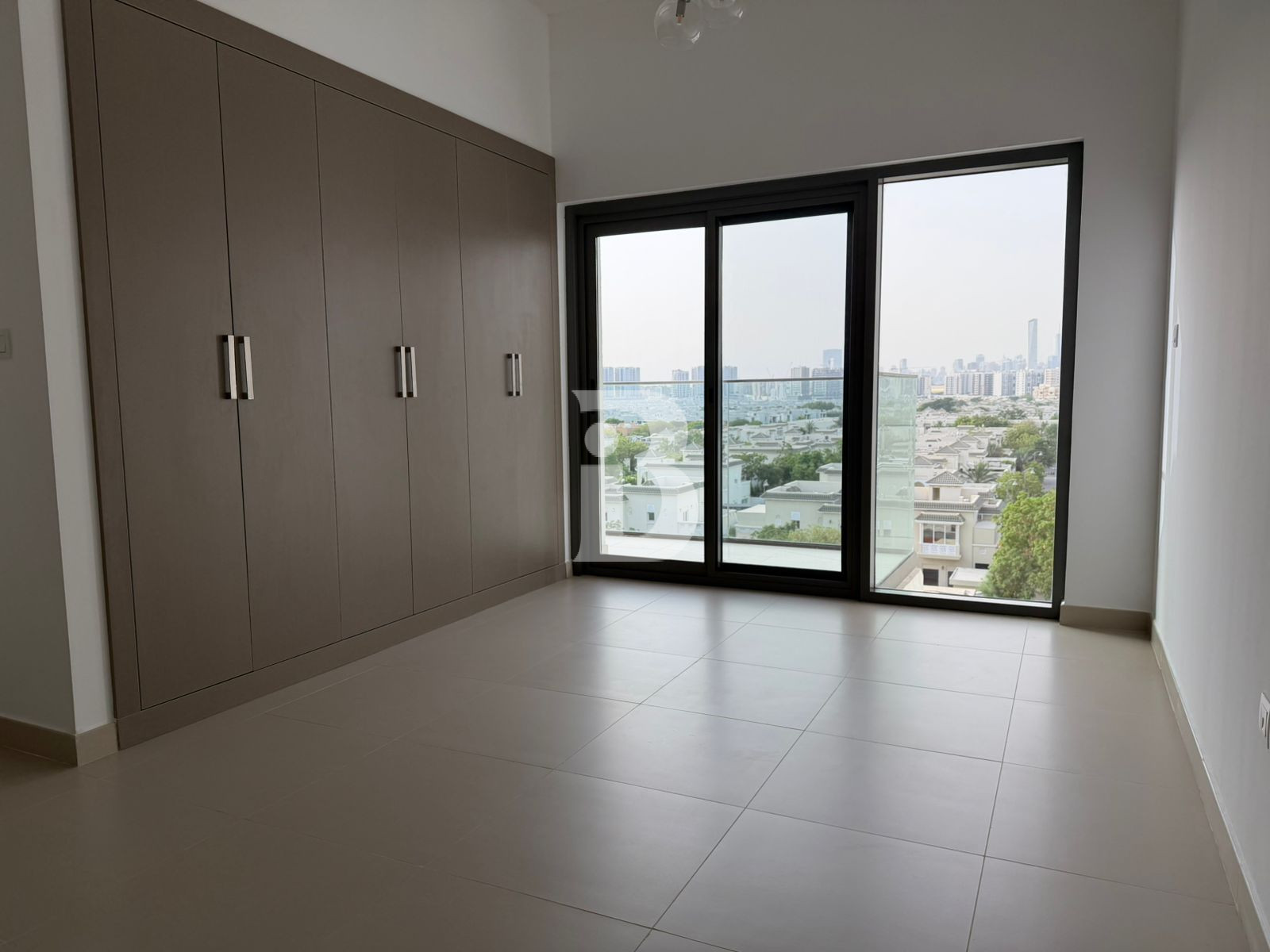 PRICE DROPPED | STYLISH | SPACIOUS