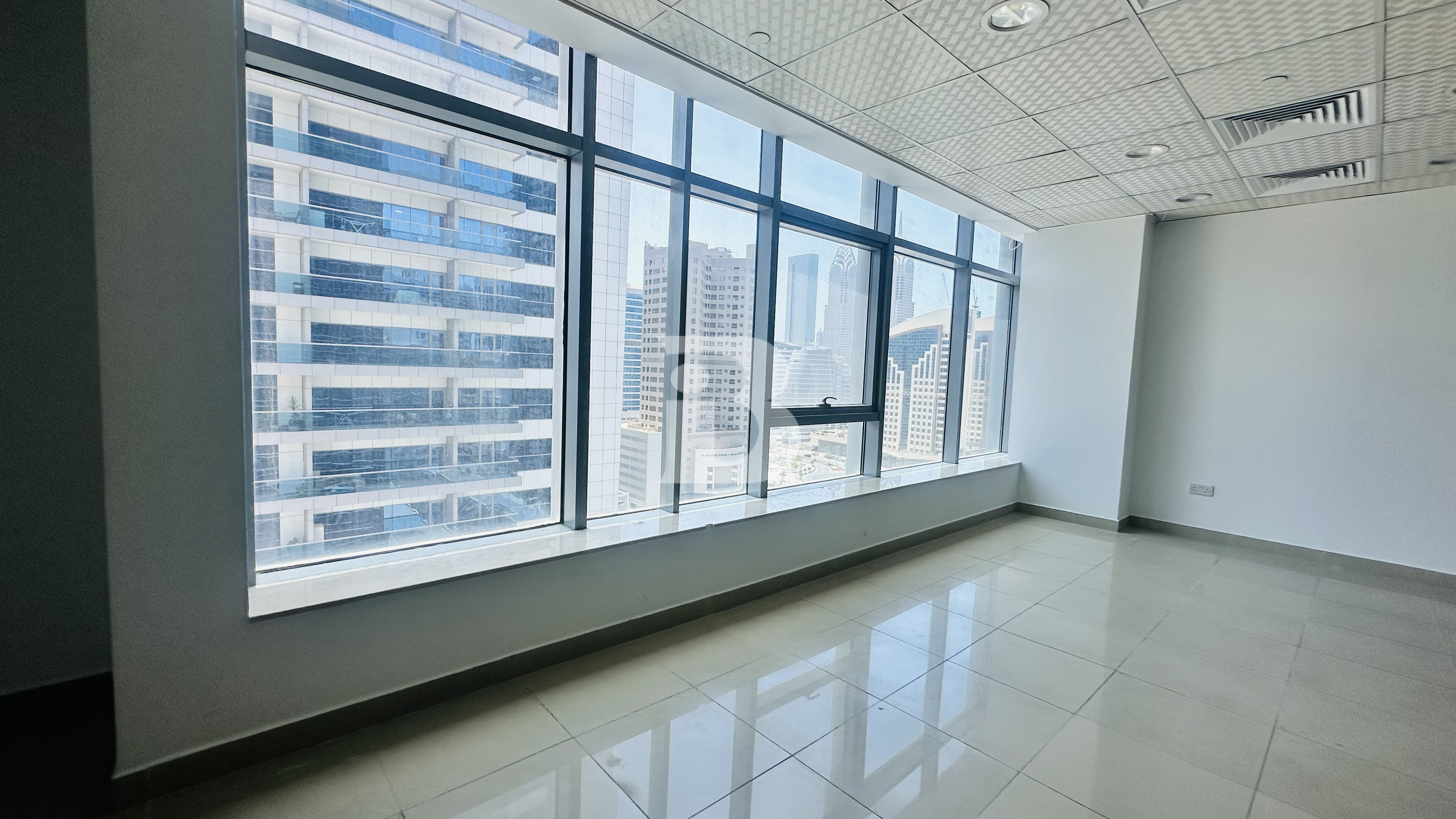 FULLY FITTED | MOVE-IN READY | NEAR METRO