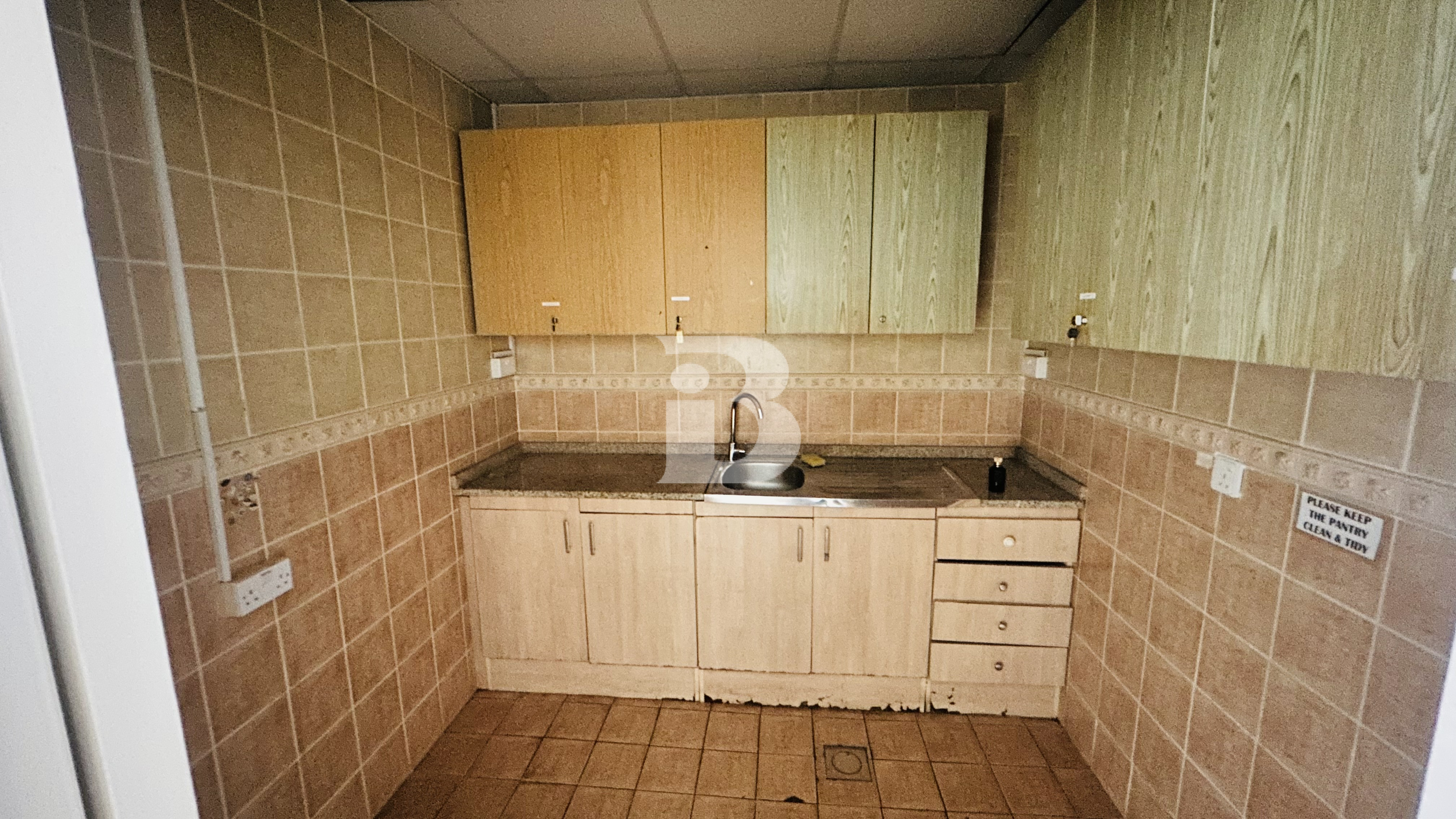 FULLY FITTED | MOVE-IN READY | NEAR METRO