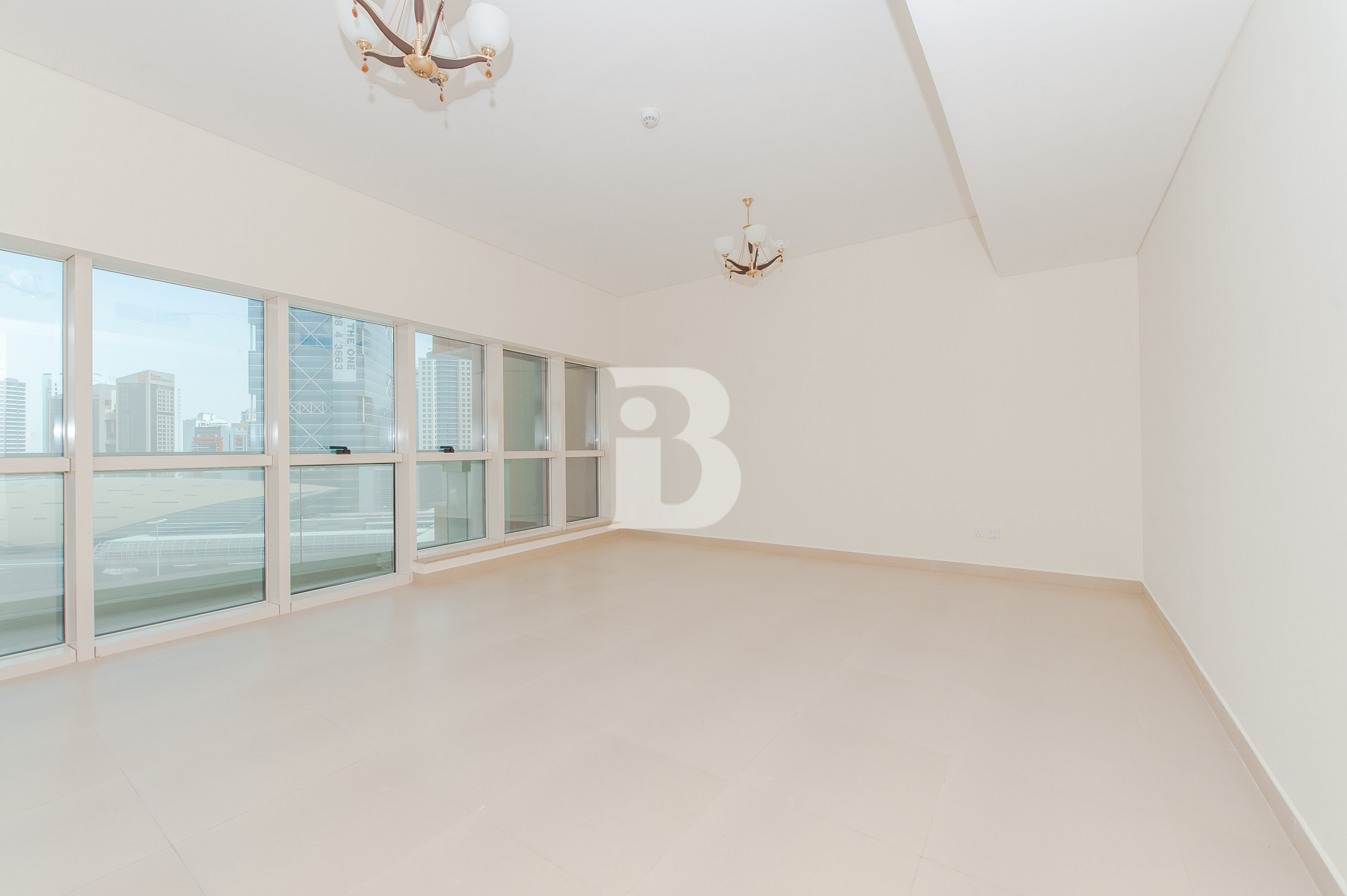 LARGE LAYOUT I SPACIOUS I READY TO MOVE