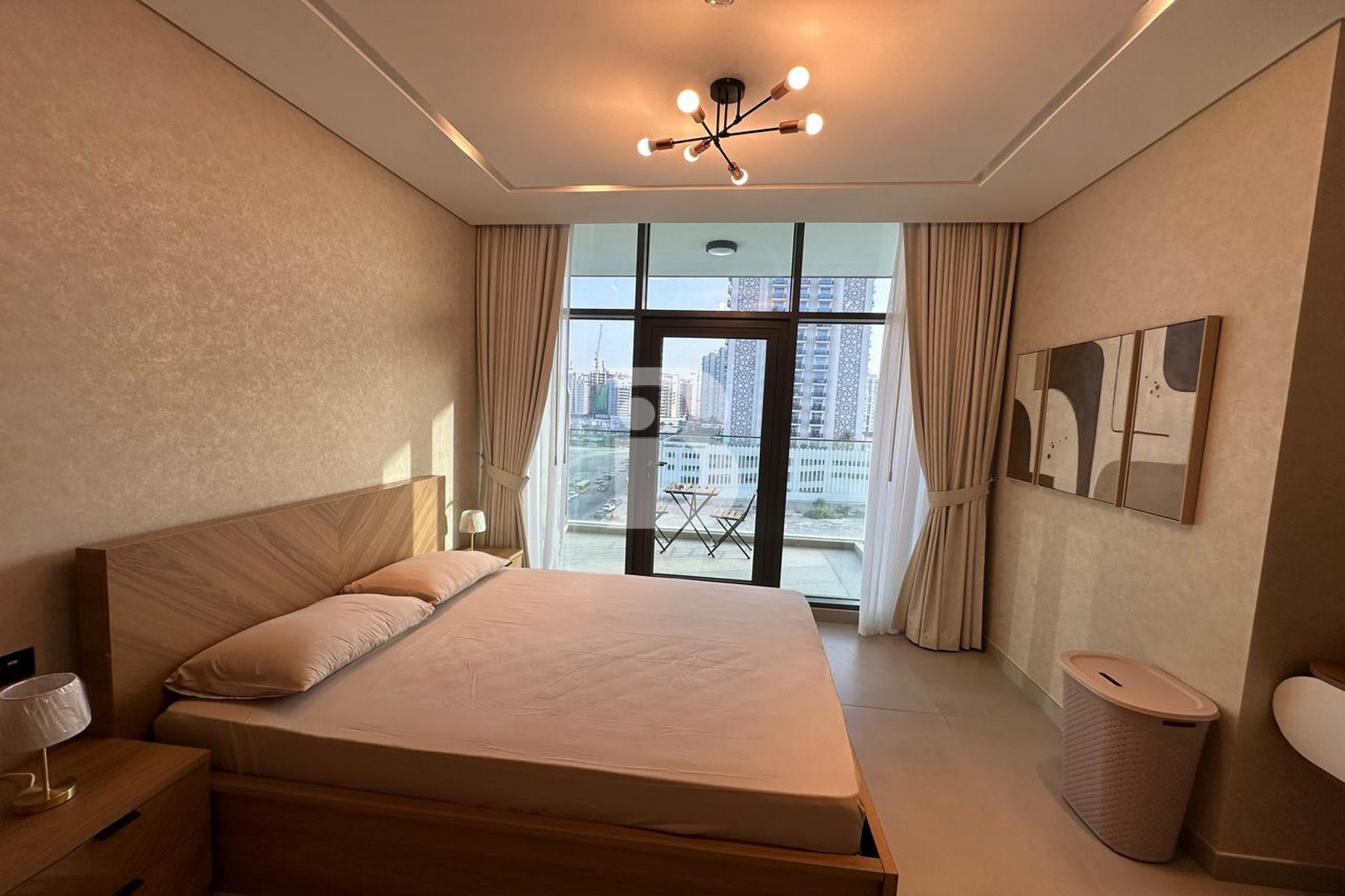 PRICE DROPPED | FURNISHED| NEAR METRO STATION
